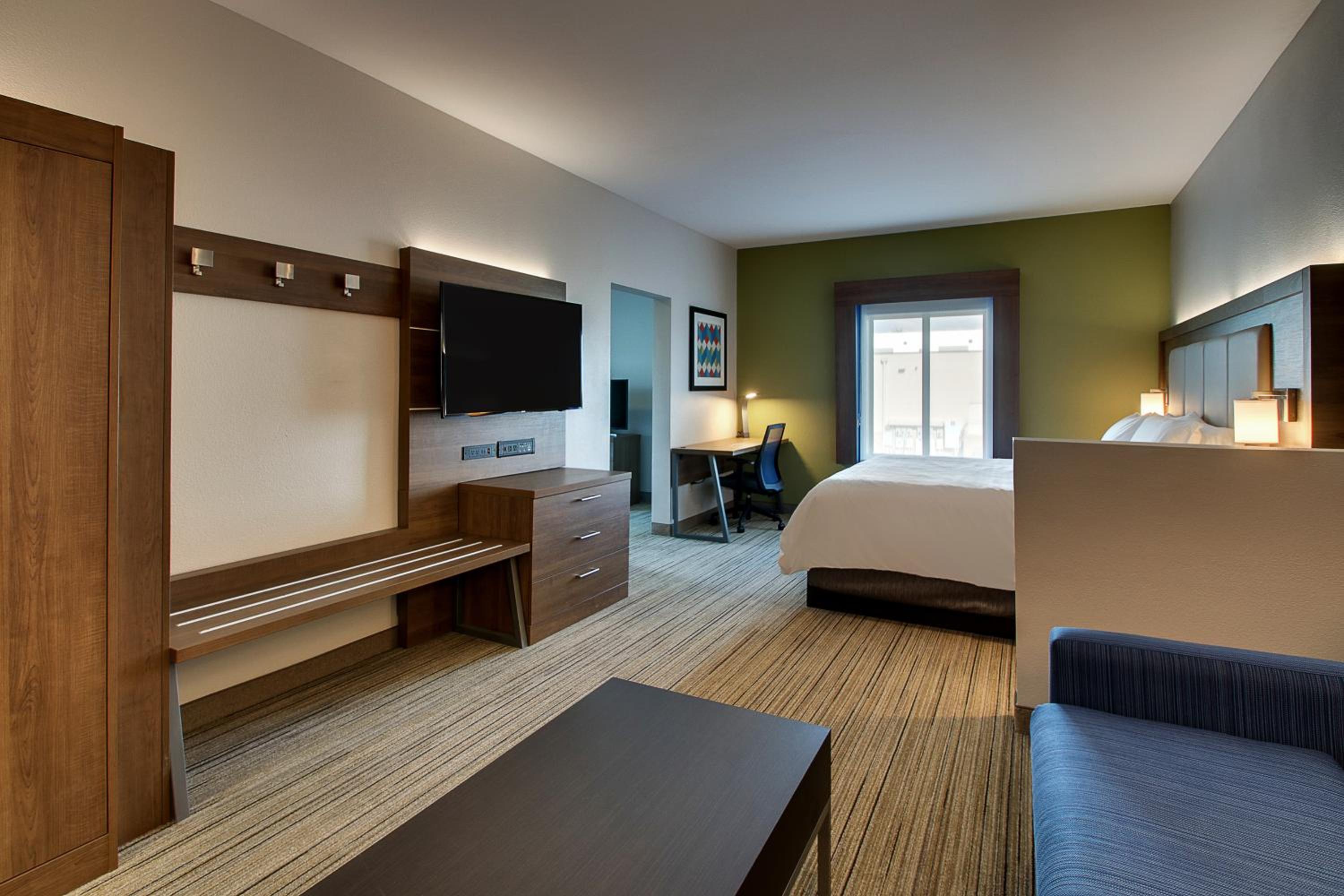 King Suite - Photo 3