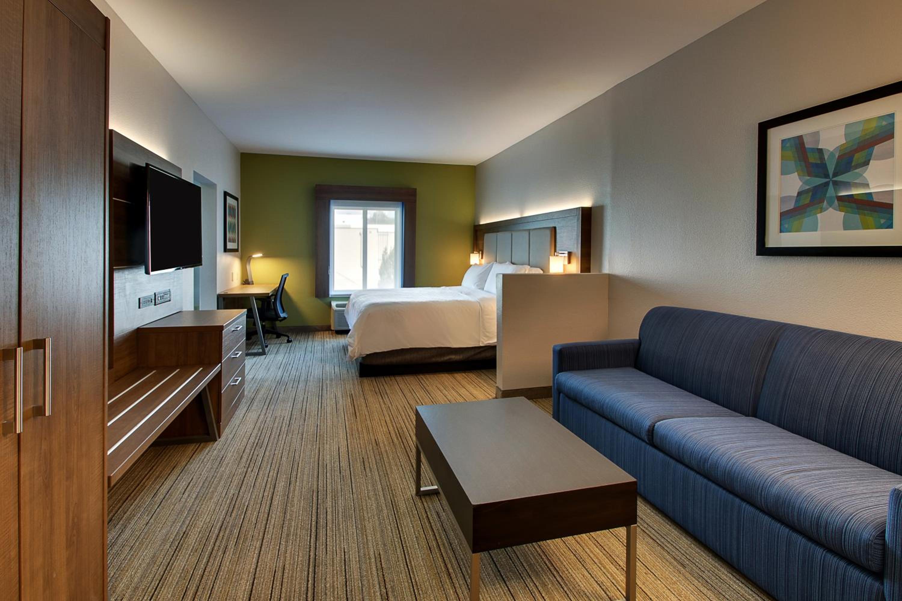 King Suite with Communication Mobility Accessible Tub - Photo 2