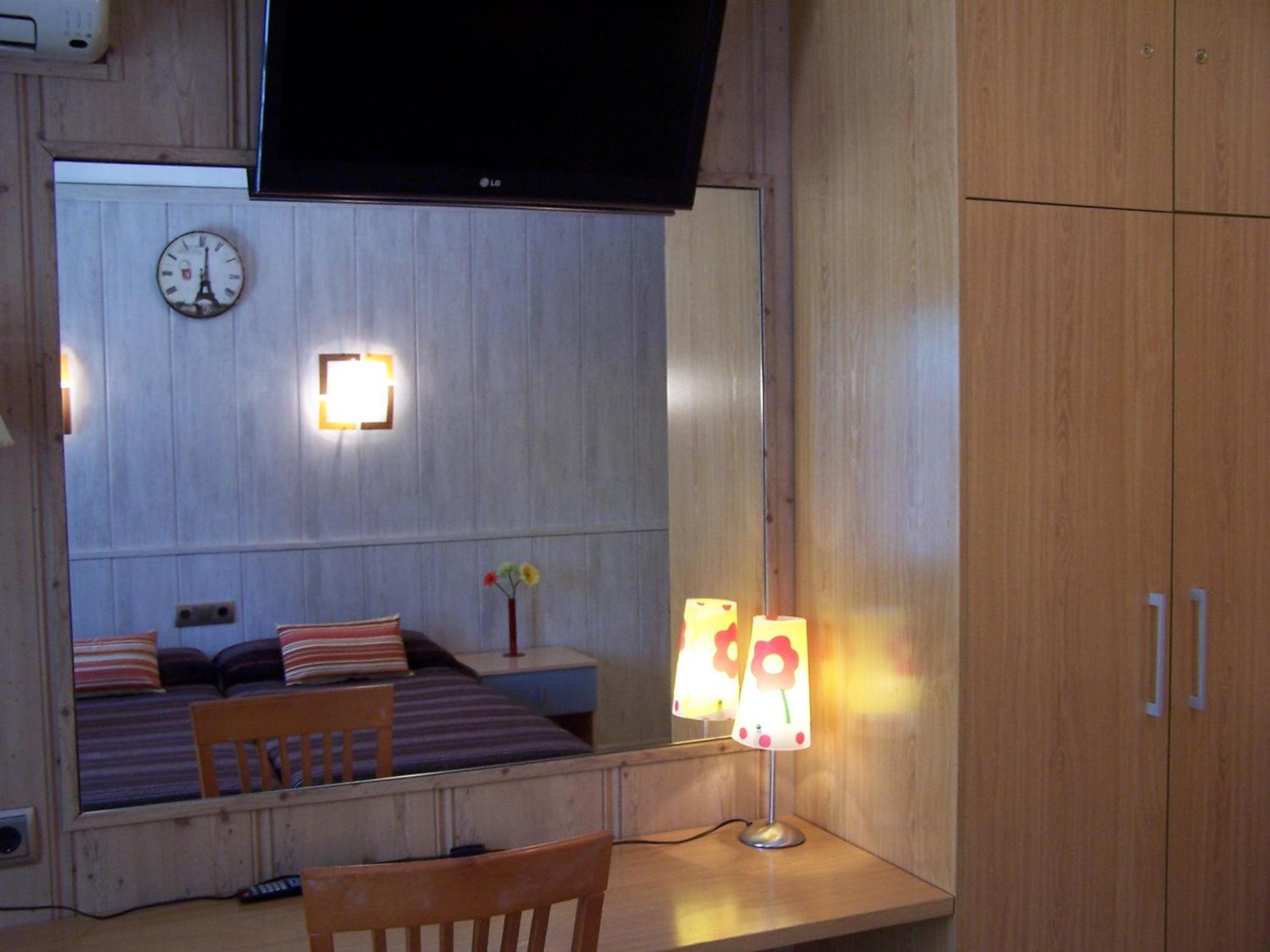 Twin Room - Photo 6