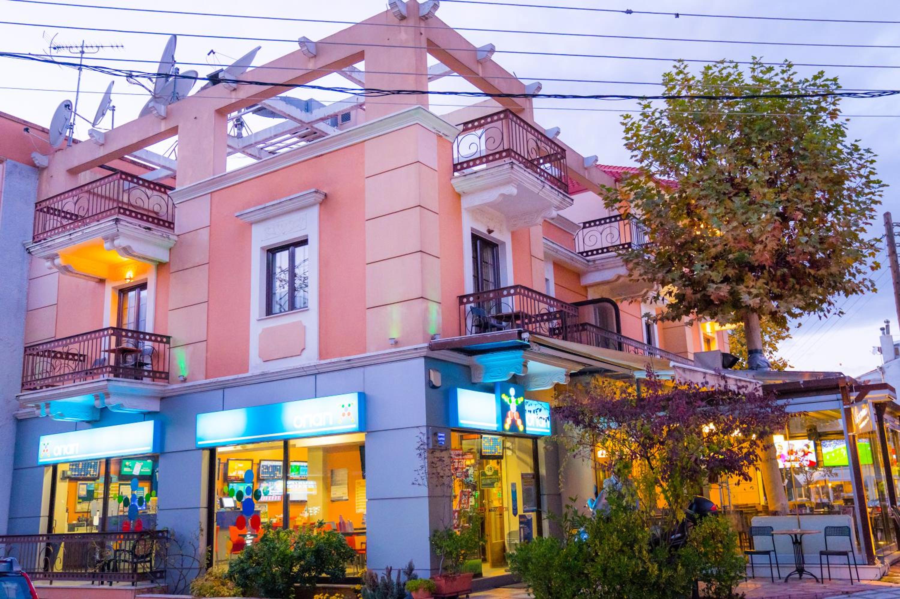 Quadruple Room with Balcony - Photo 4