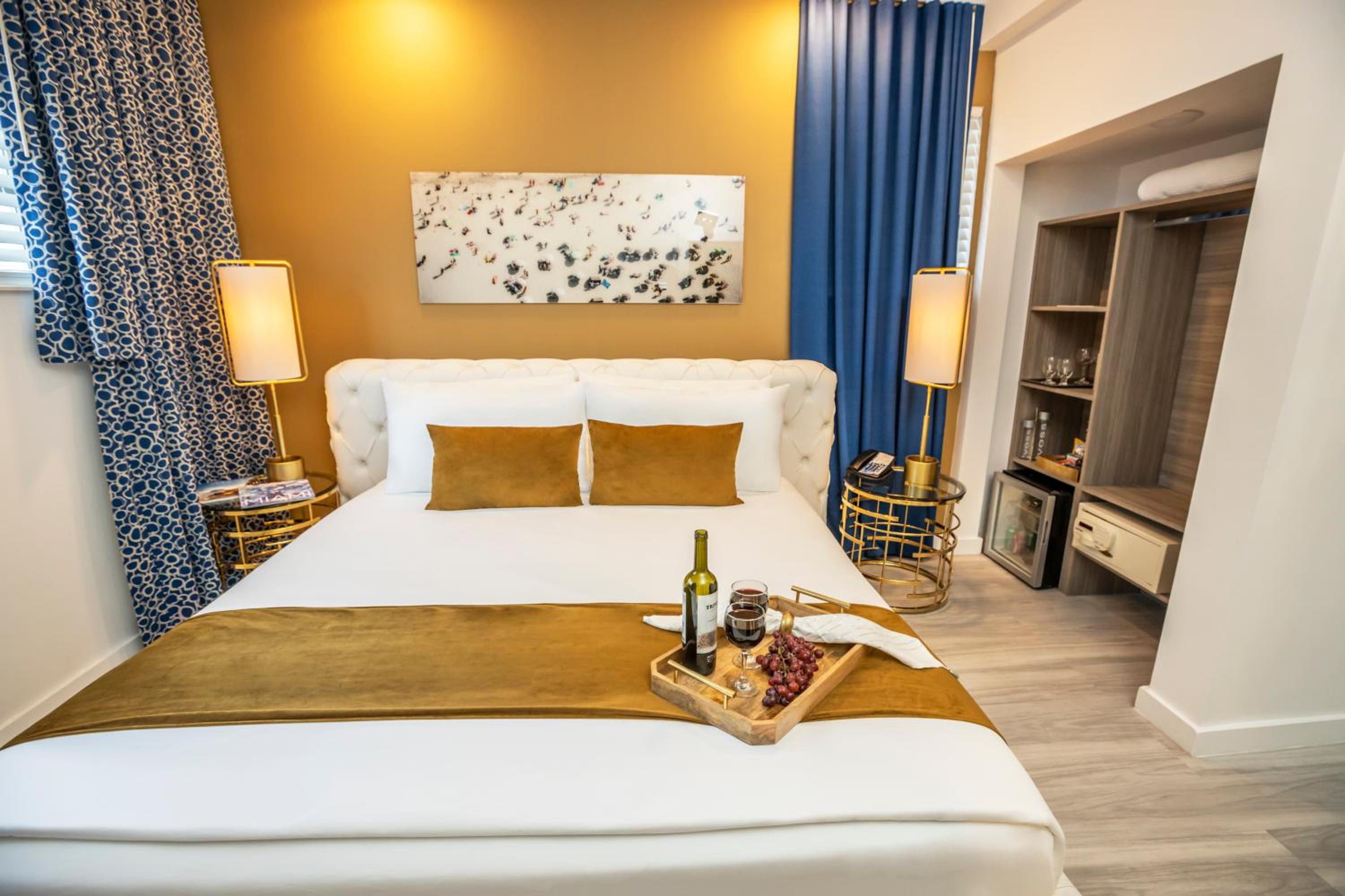 King Bedroom - Photo 10