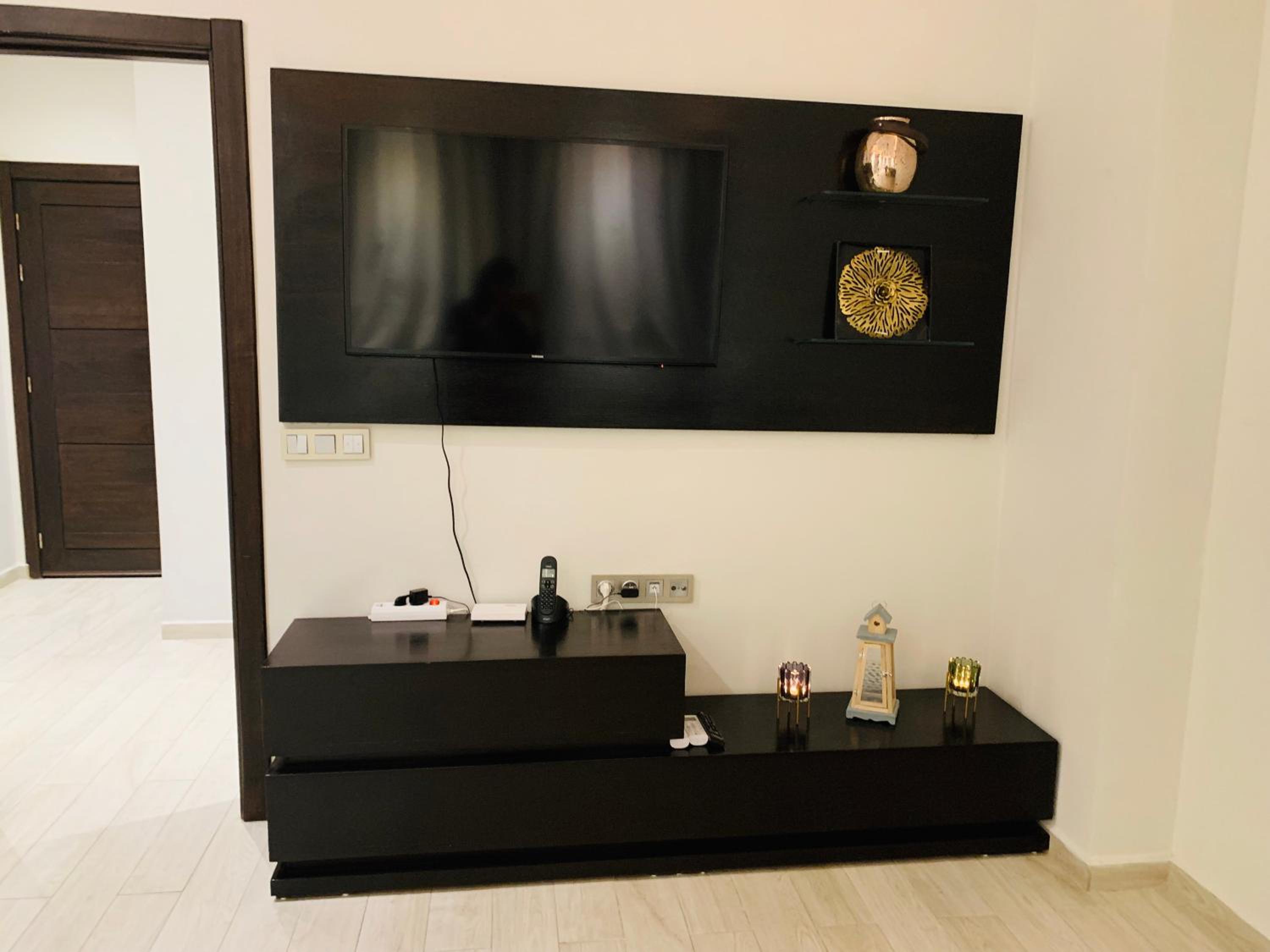 One-Bedroom Apartment - Photo 5