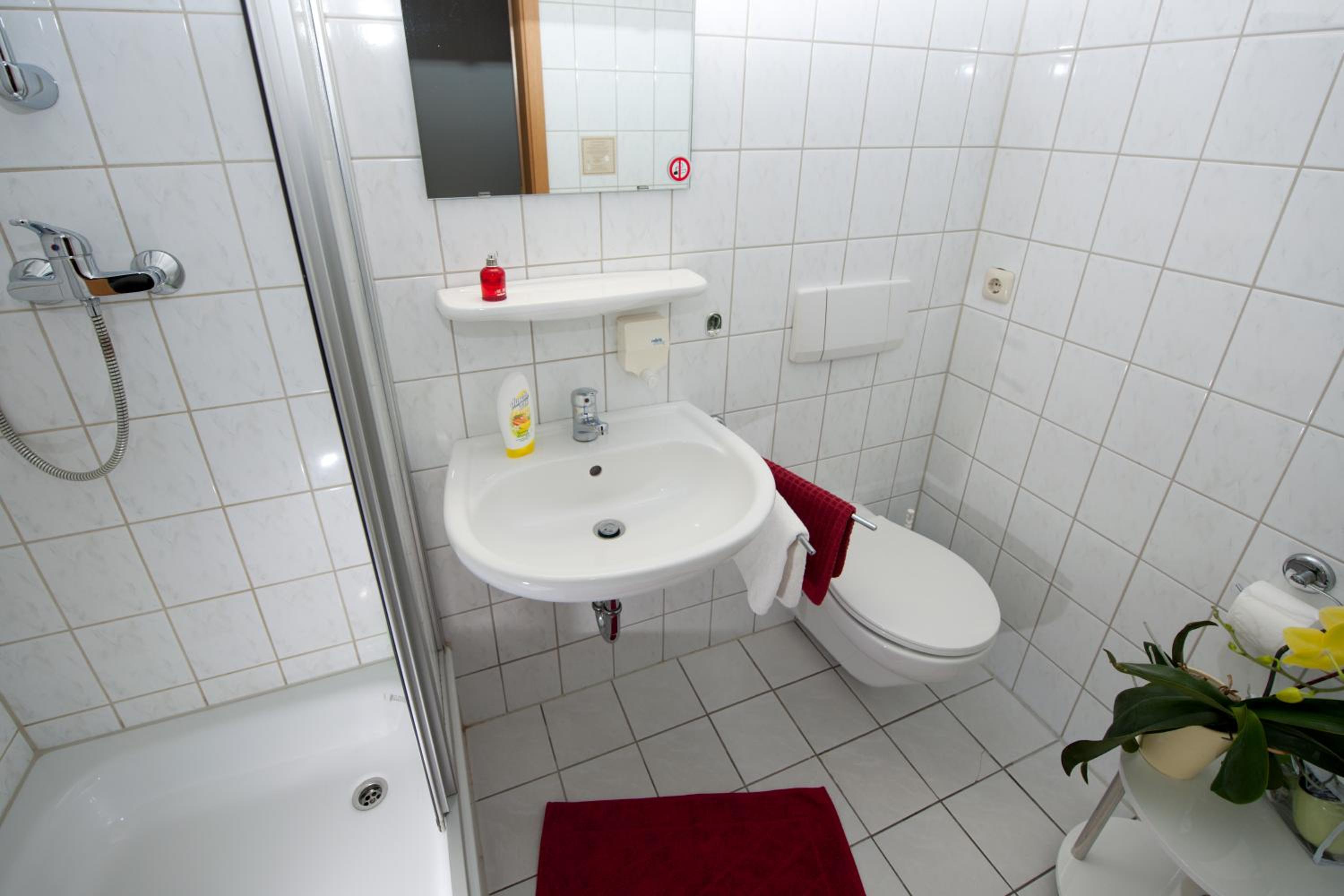Single Room photo 2
