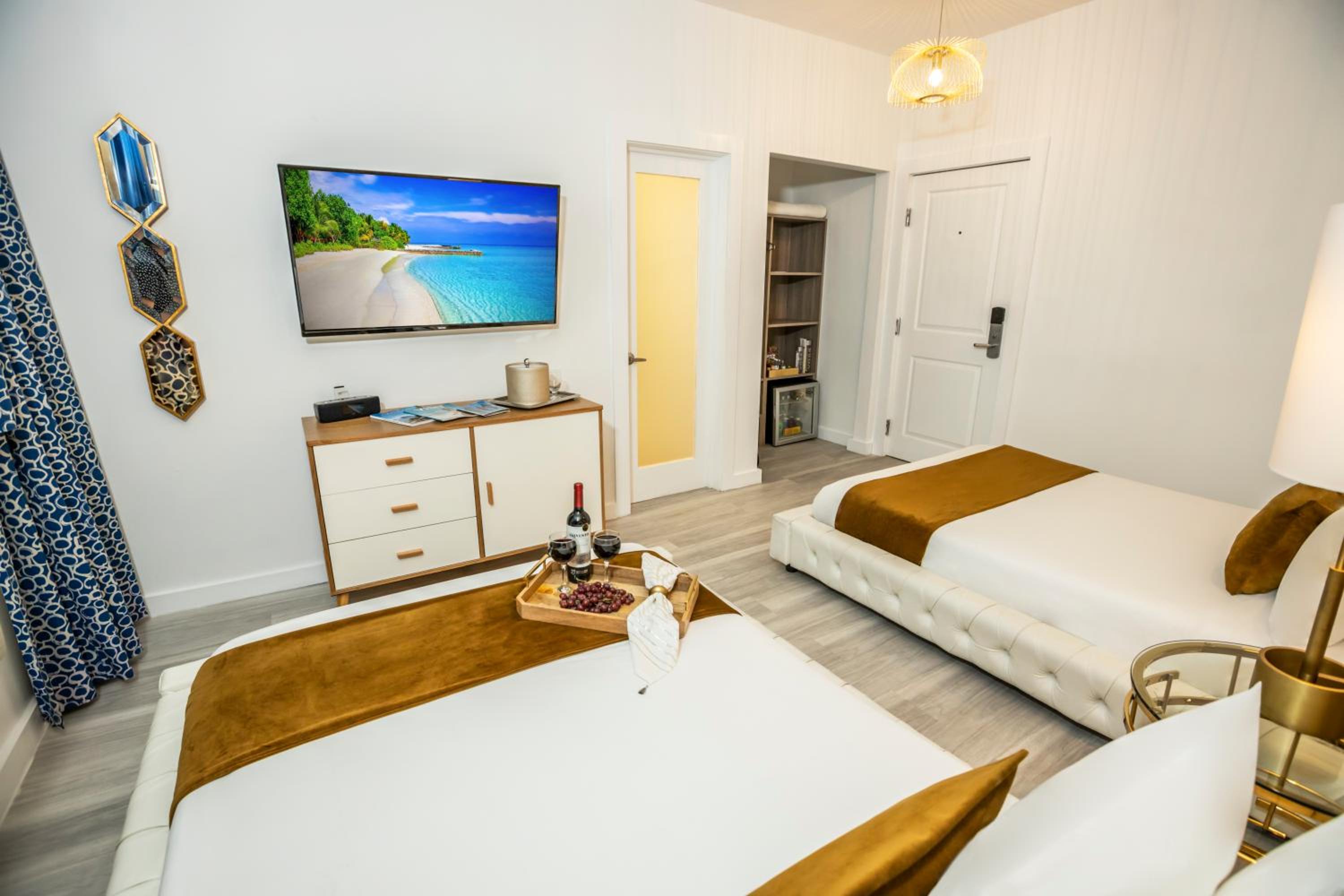 Double Bedroom - Photo 7