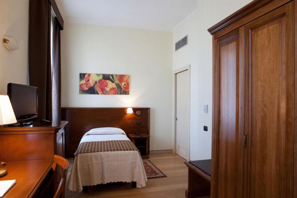 Single Room photo 3