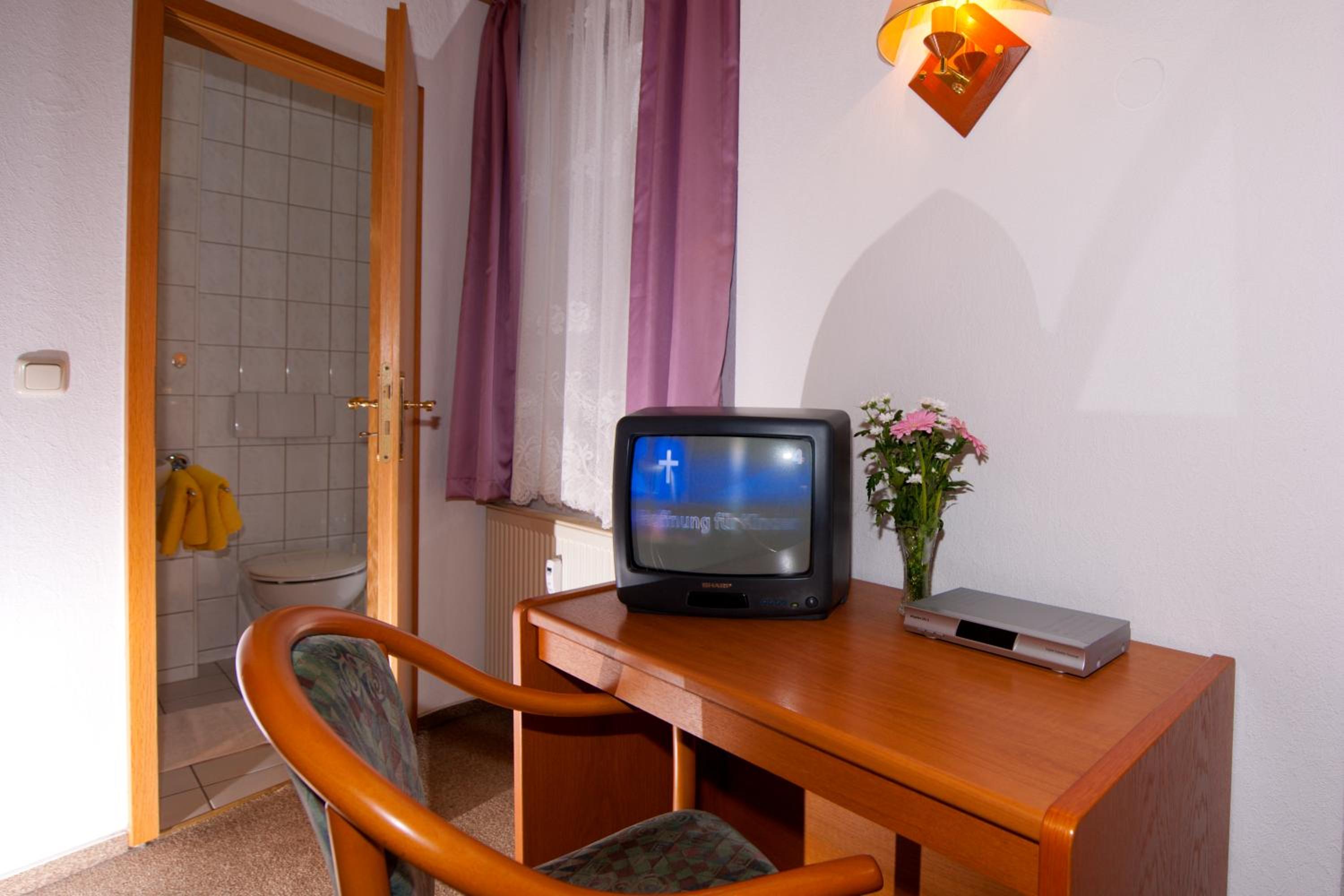 Small Single Room photo 2