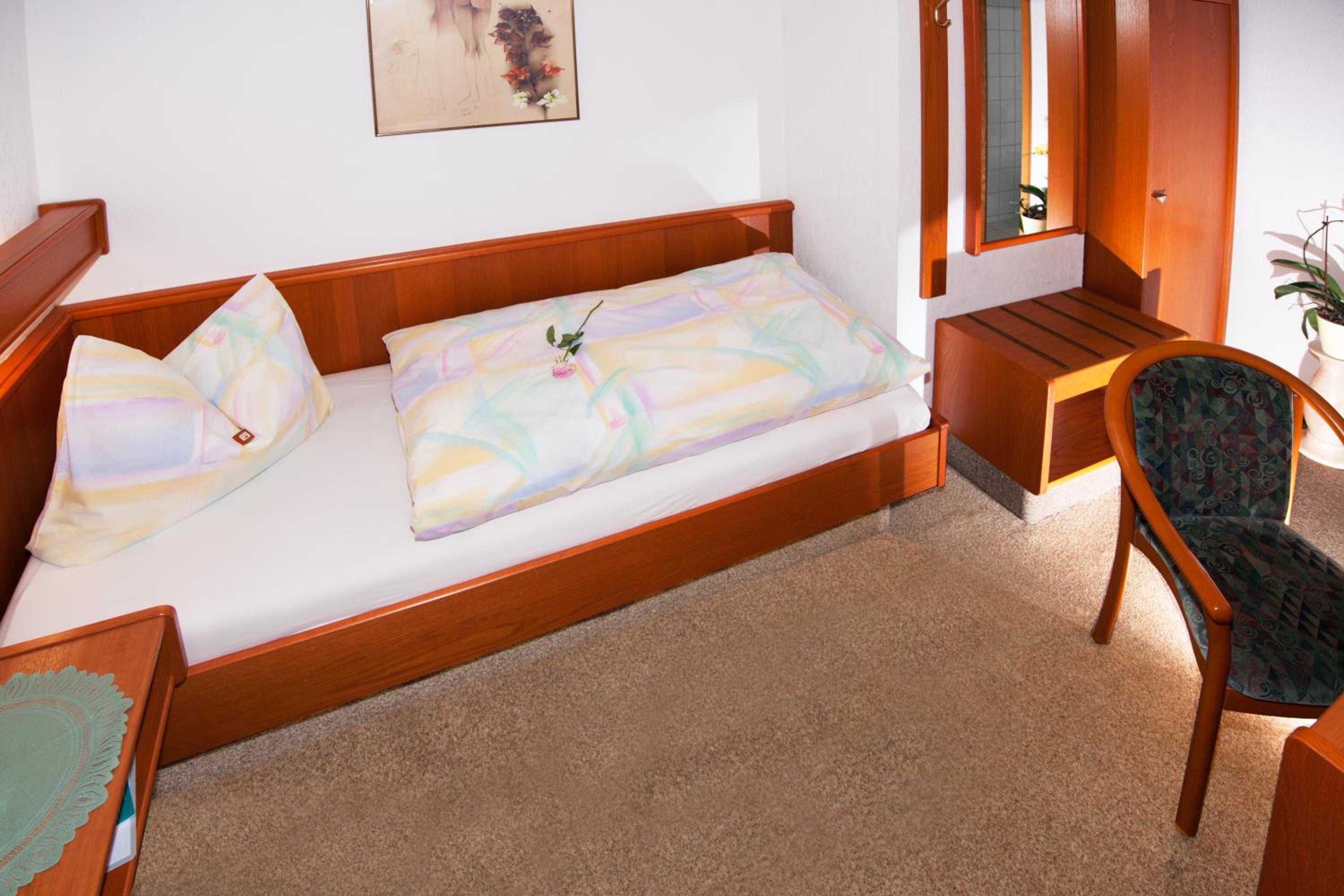 Small Single Room photo 1