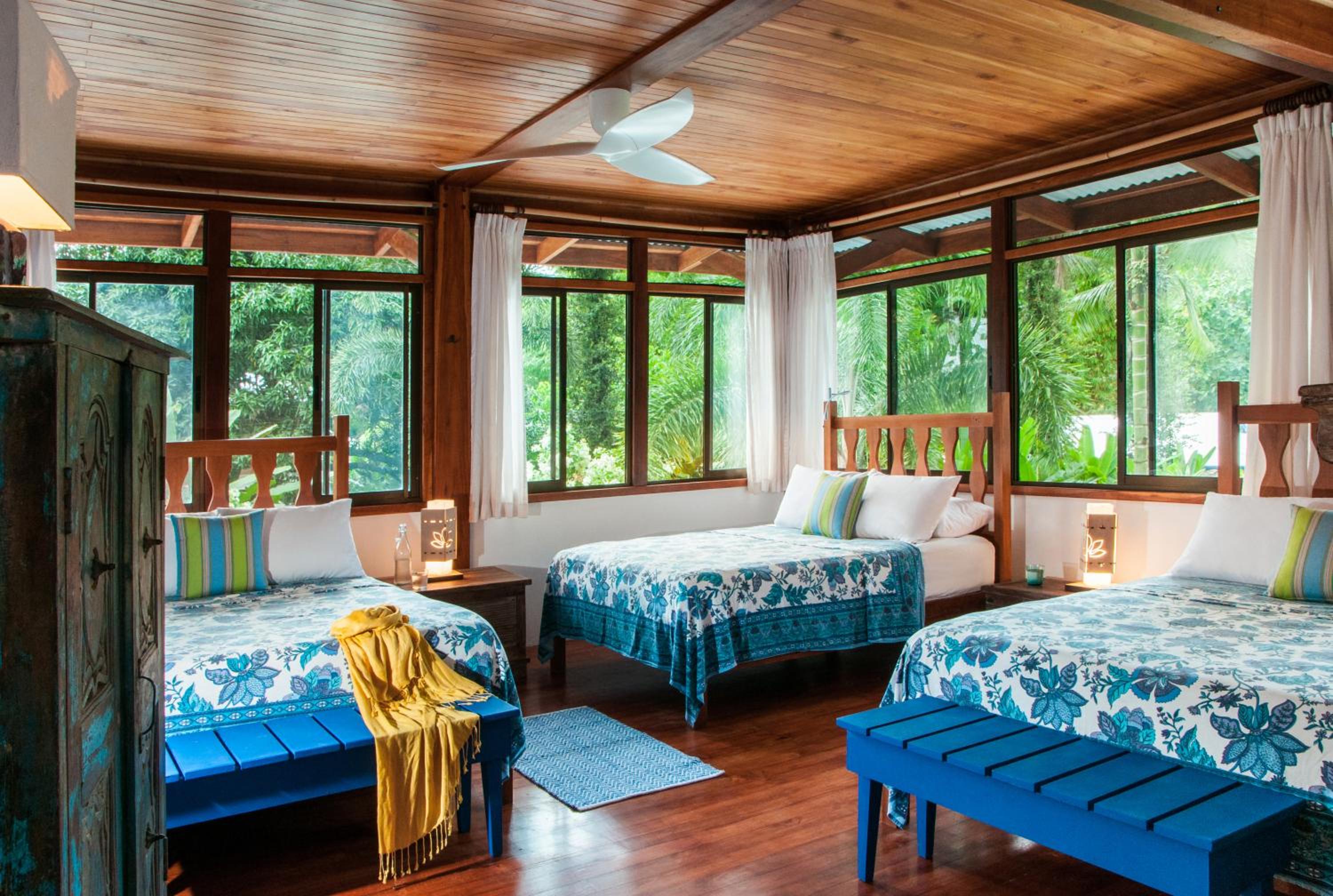 Deluxe Triple Room with Sea View