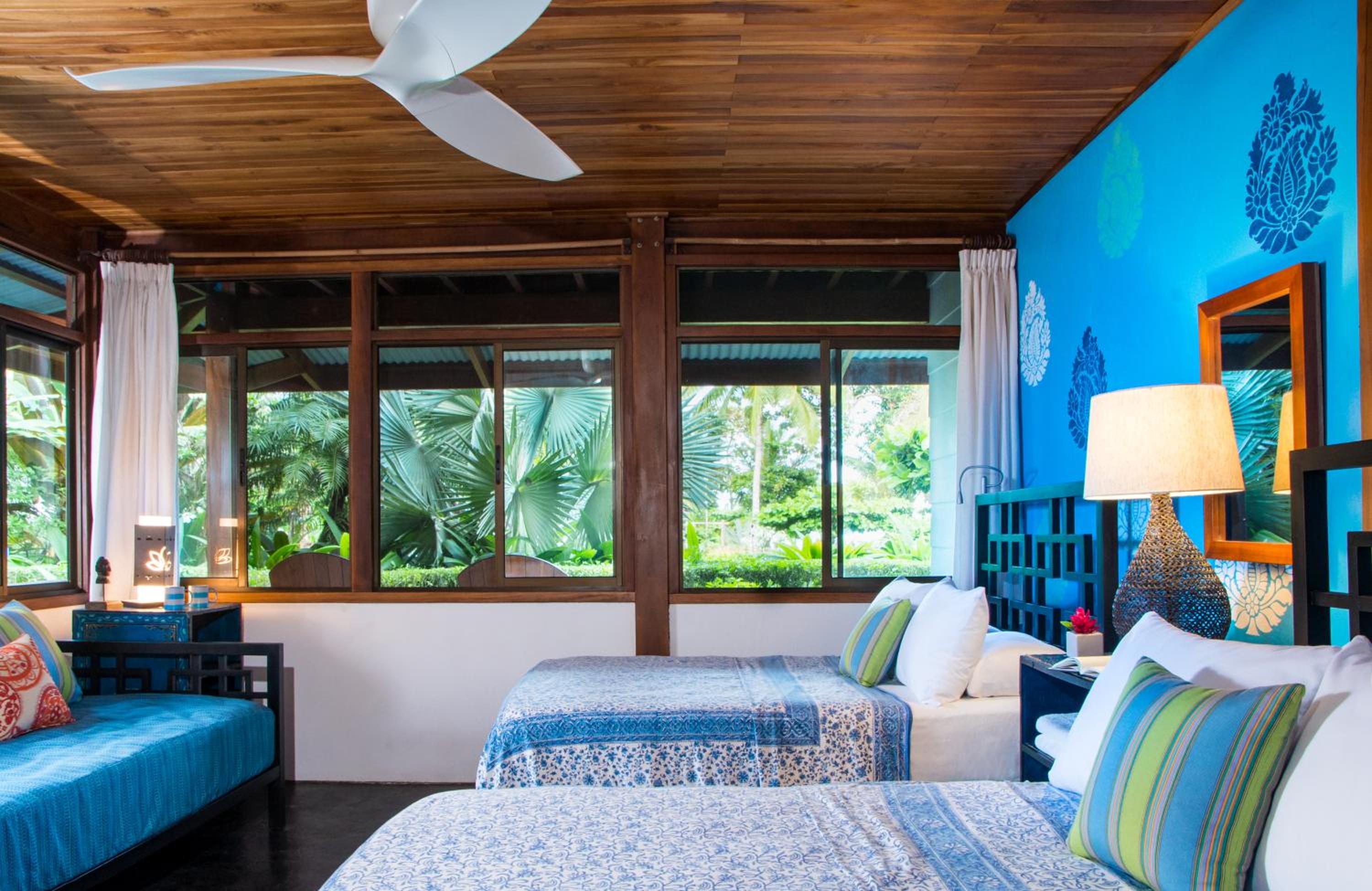 Deluxe Double Room with Side Sea View