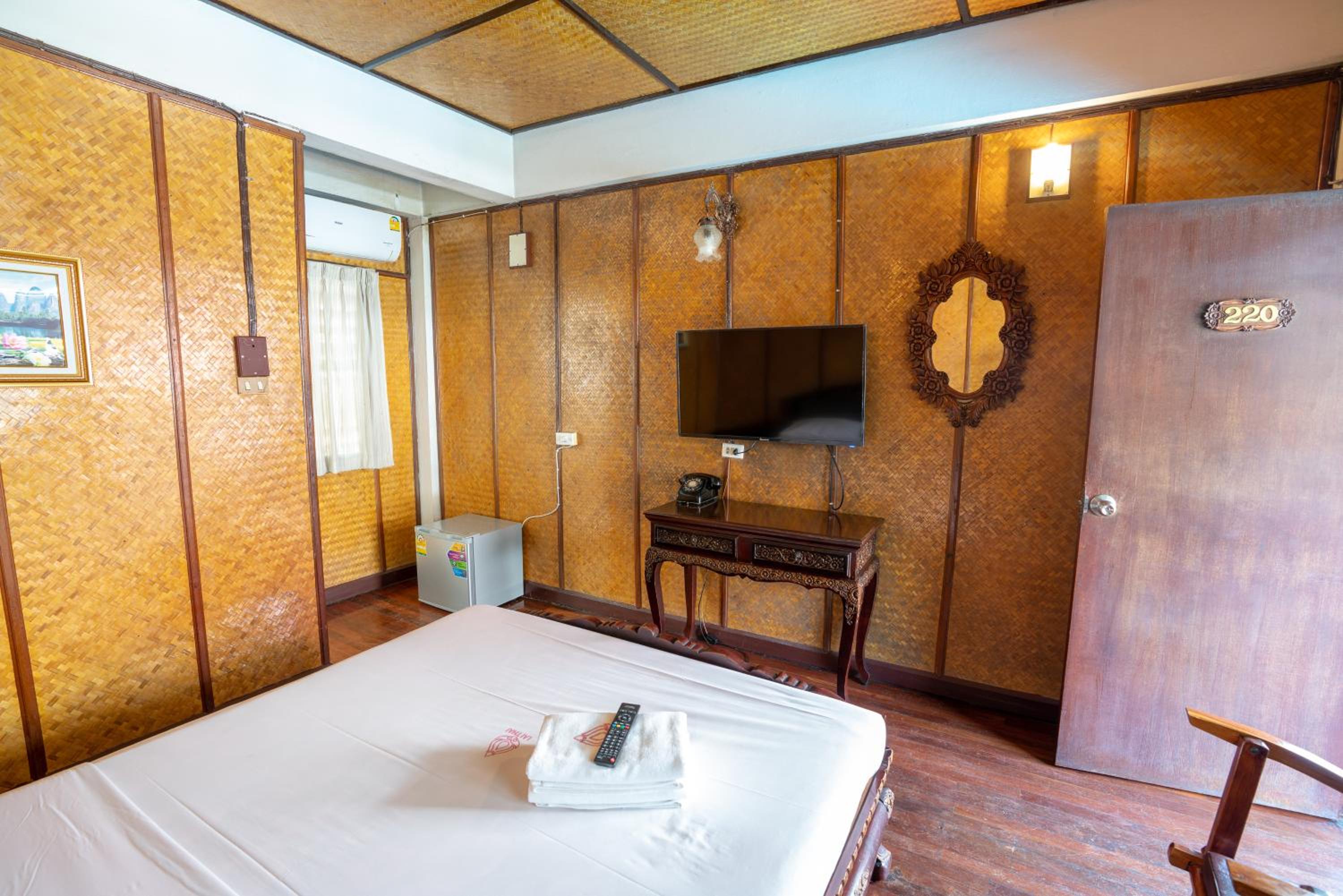 Deluxe Double Or Twin Room