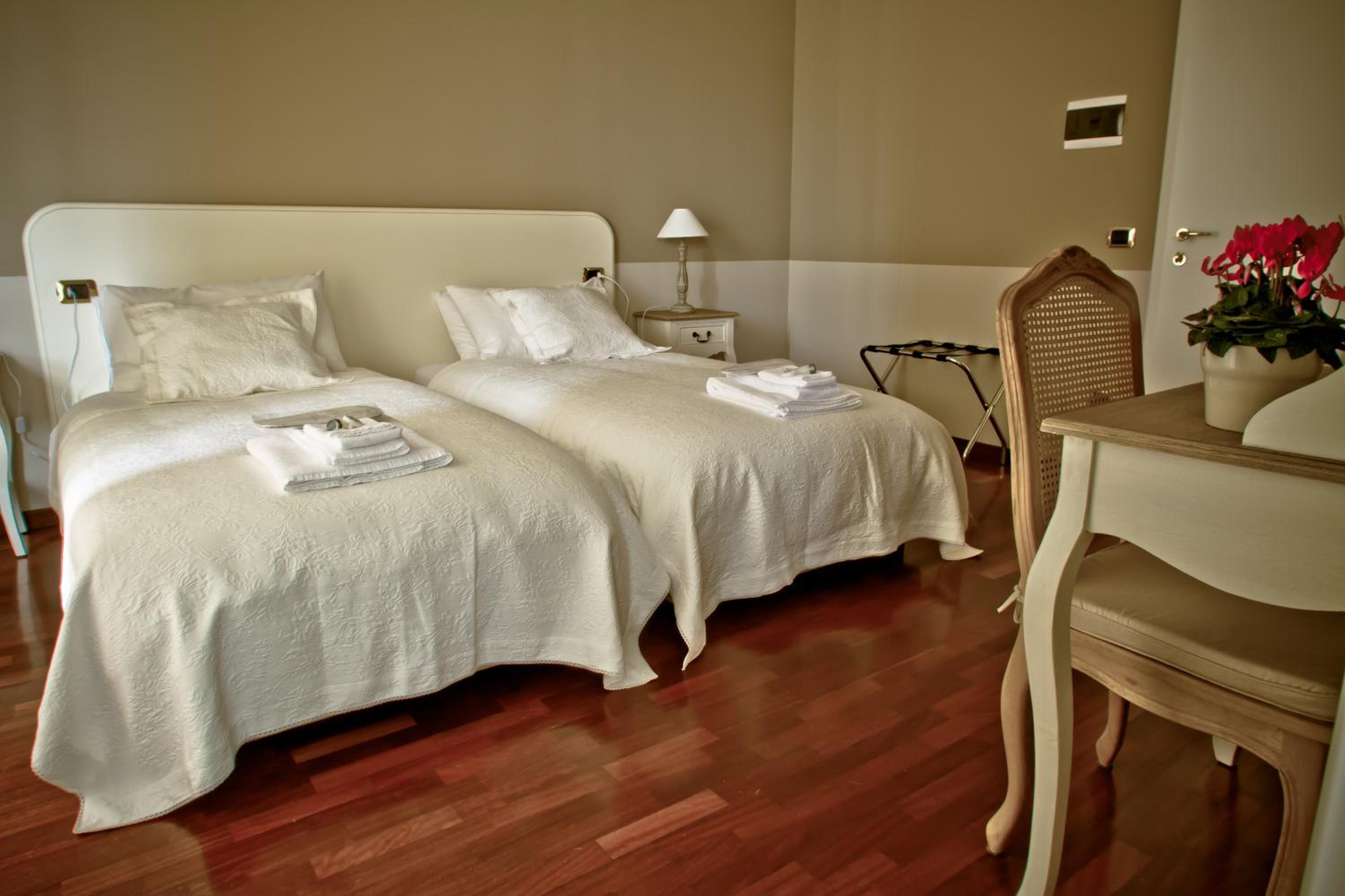 Double or Twin Room photo 2