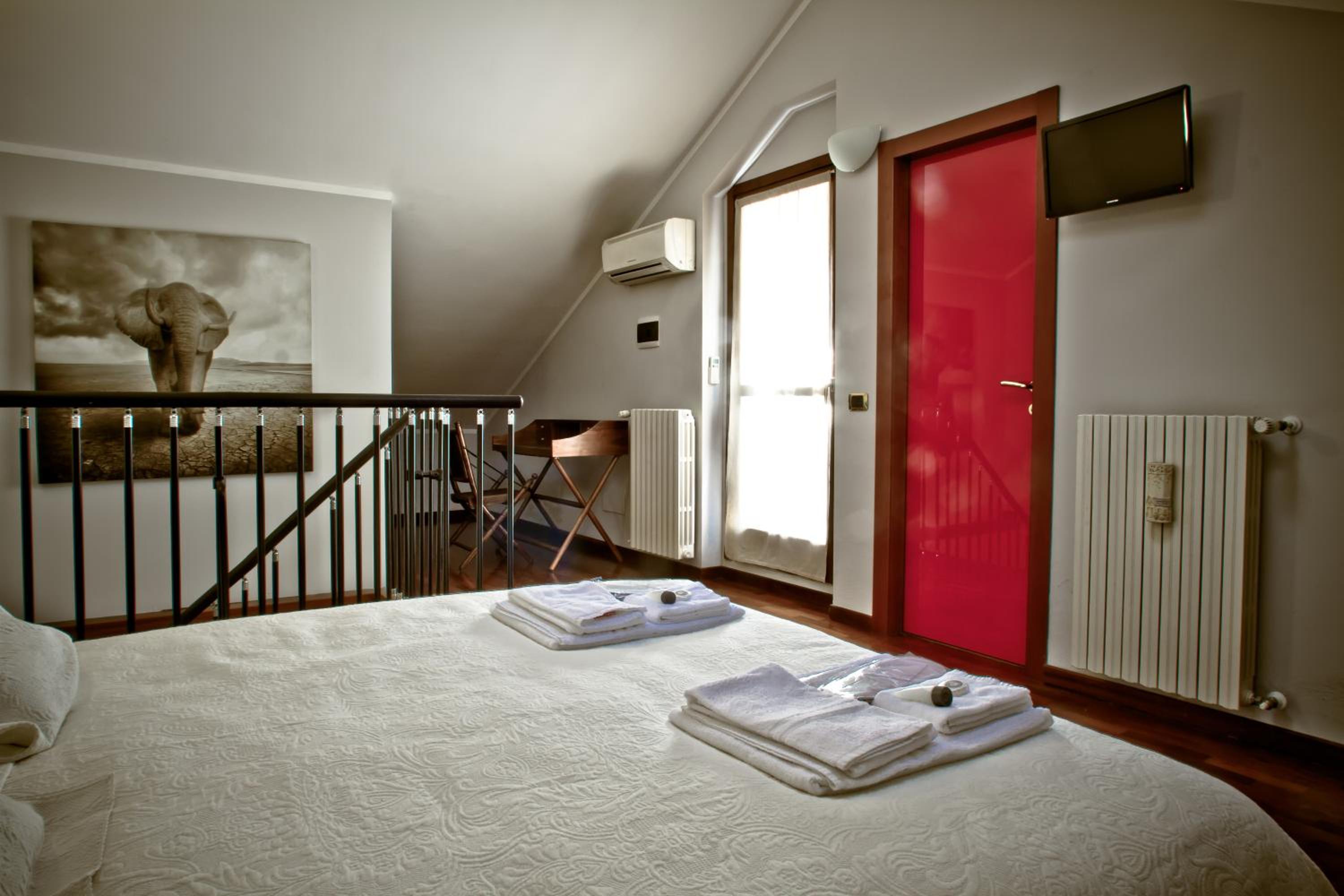  Double Room - Attic photo 1