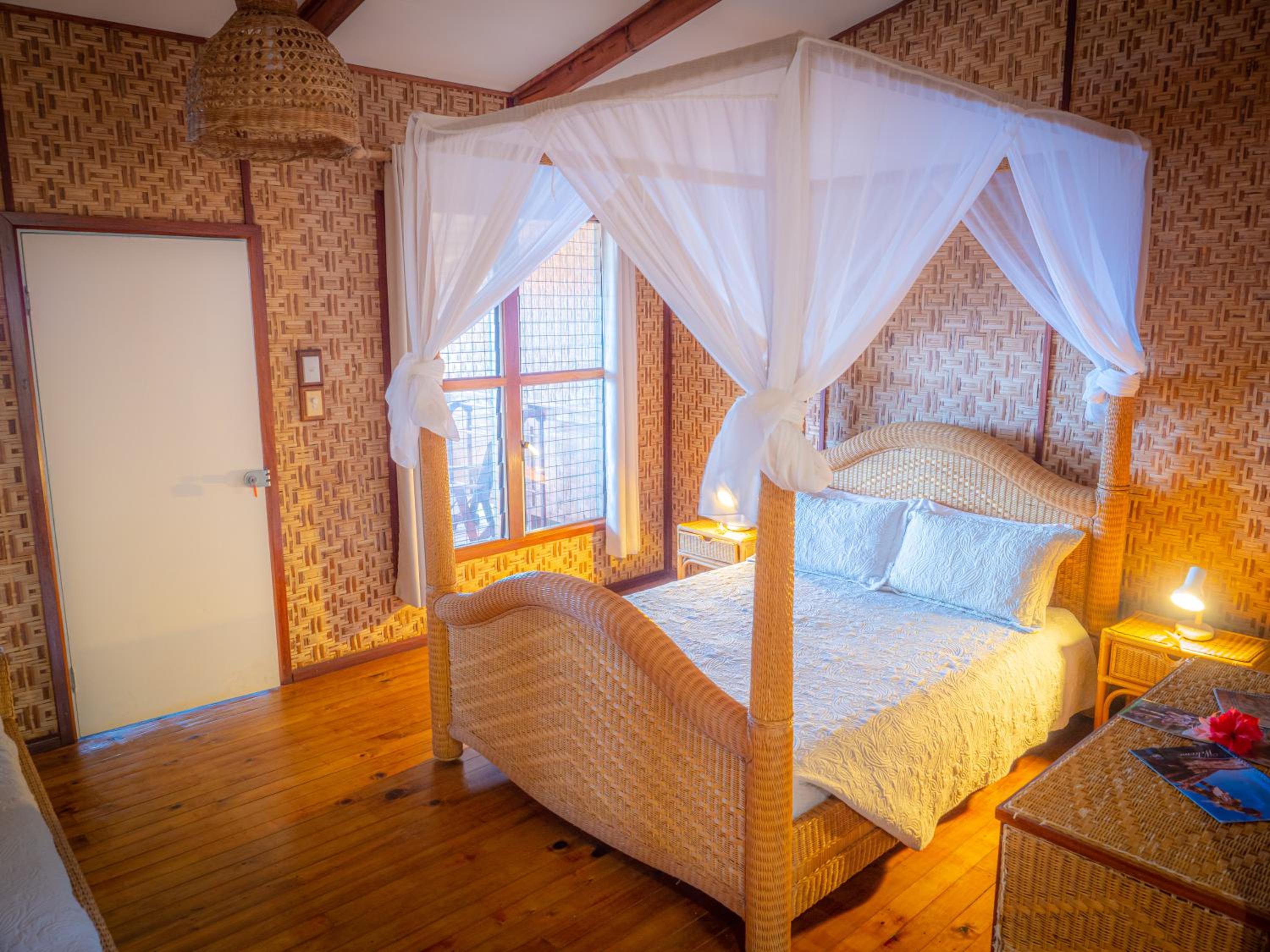 Deluxe Bungalow photo 2