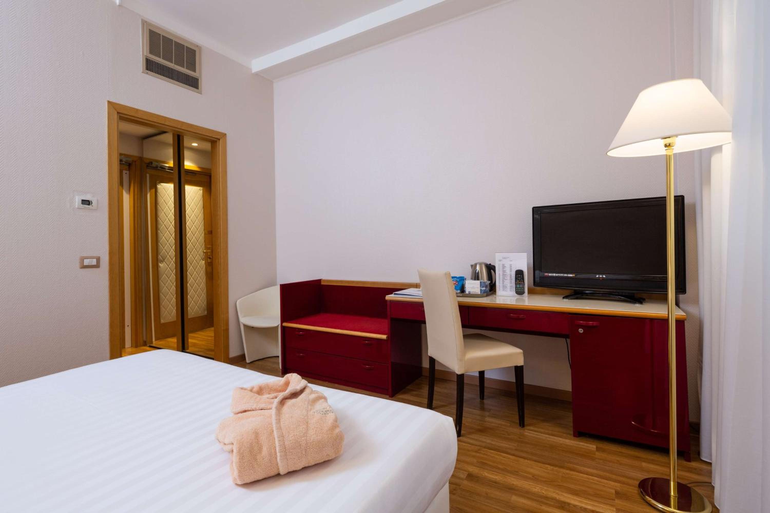 Superior Double Room - Photo 1