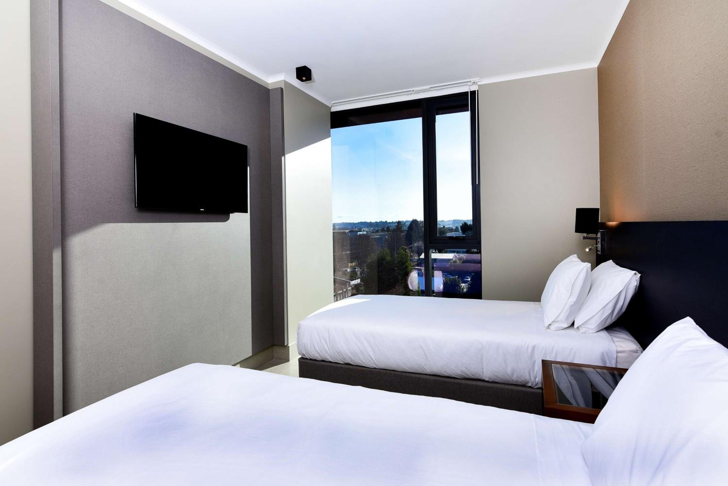 Standard Twin Room - Photo 3