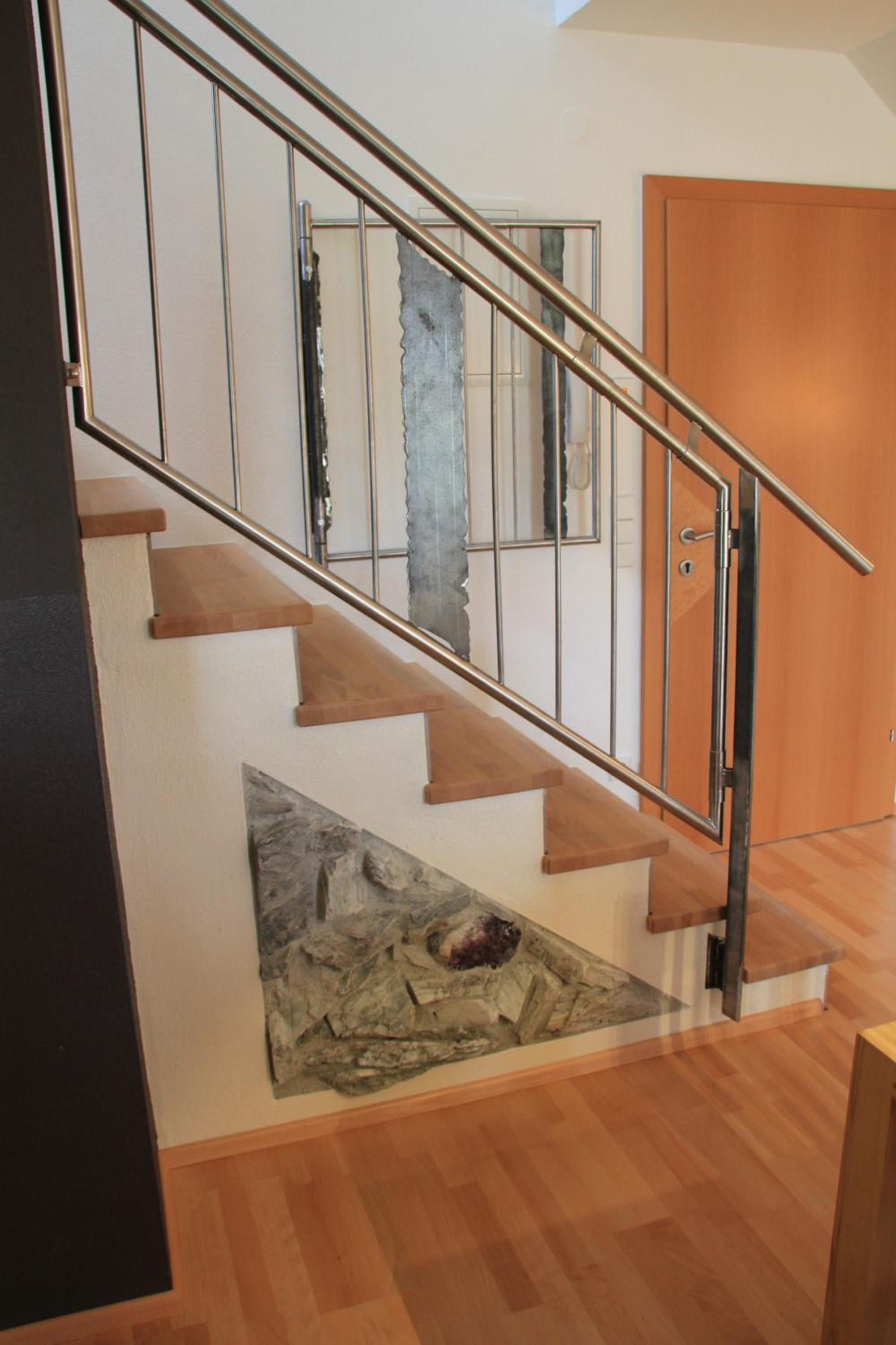 Duplex Two-Bedroom Apartment with Balcony and Mountain View  photo 2