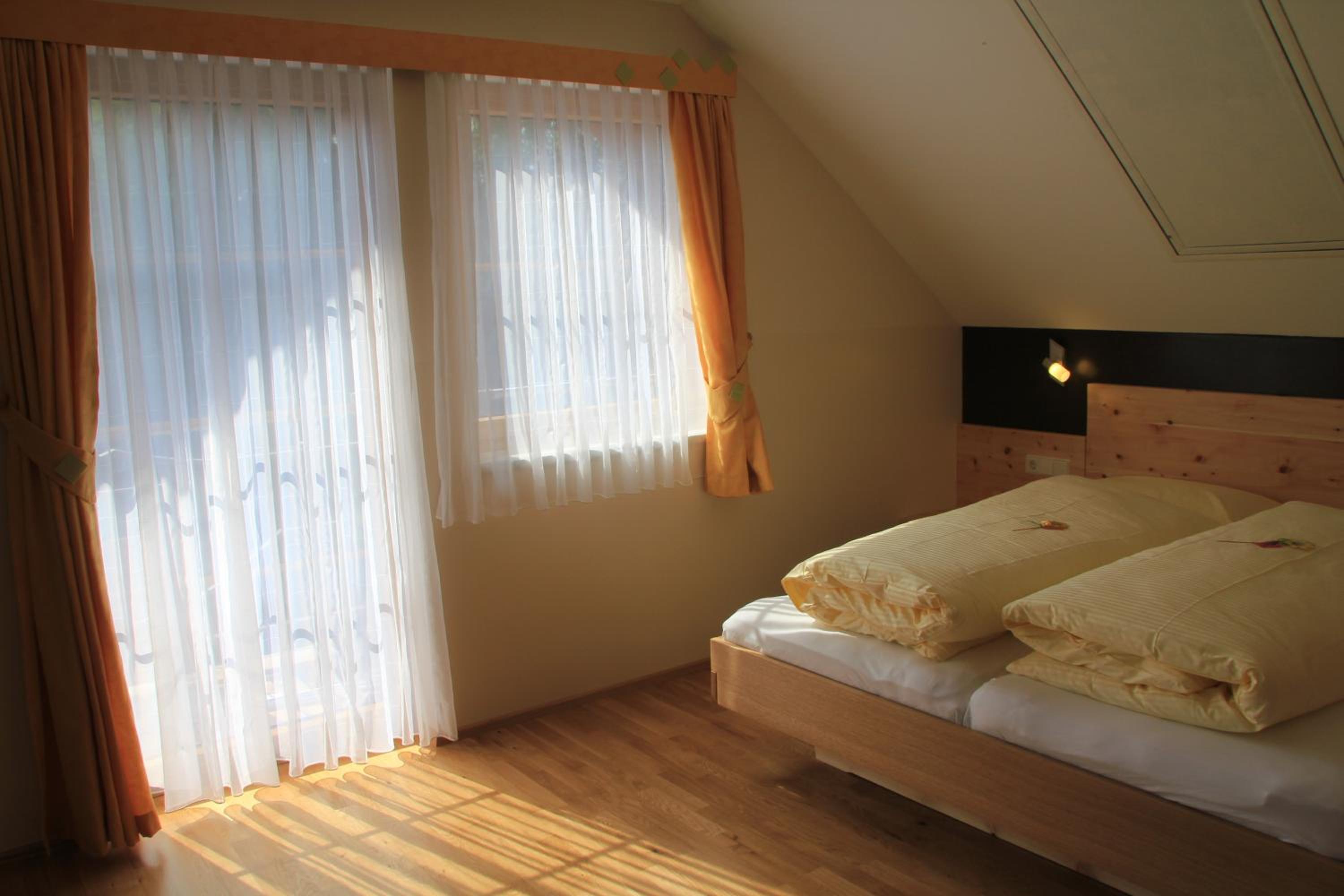 Two-Bedroom Apartment with Balcony photo 2