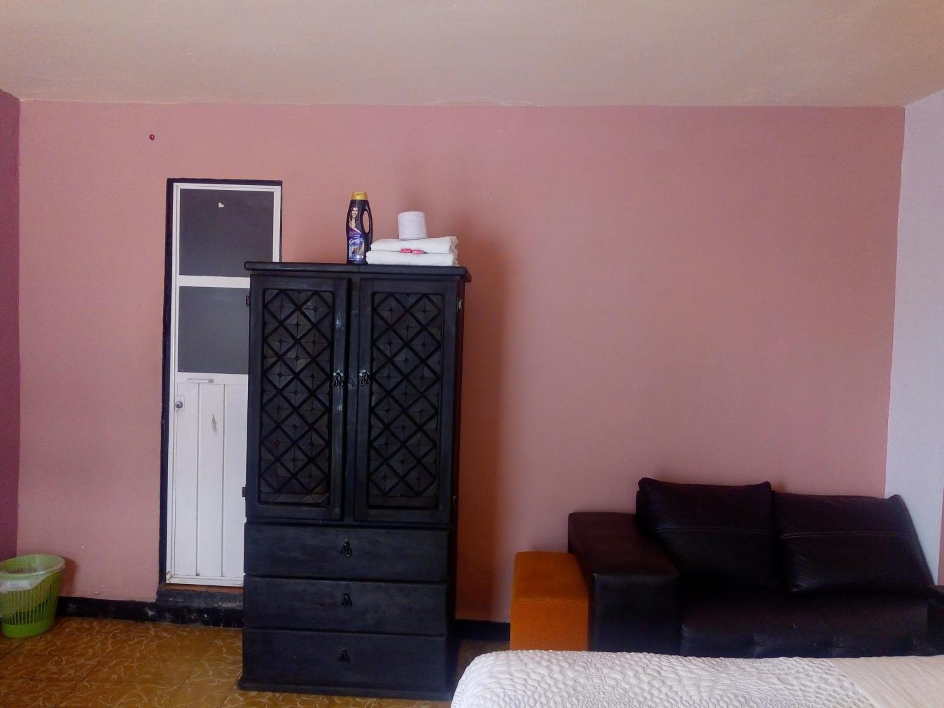 Standard Double Room - Photo 17