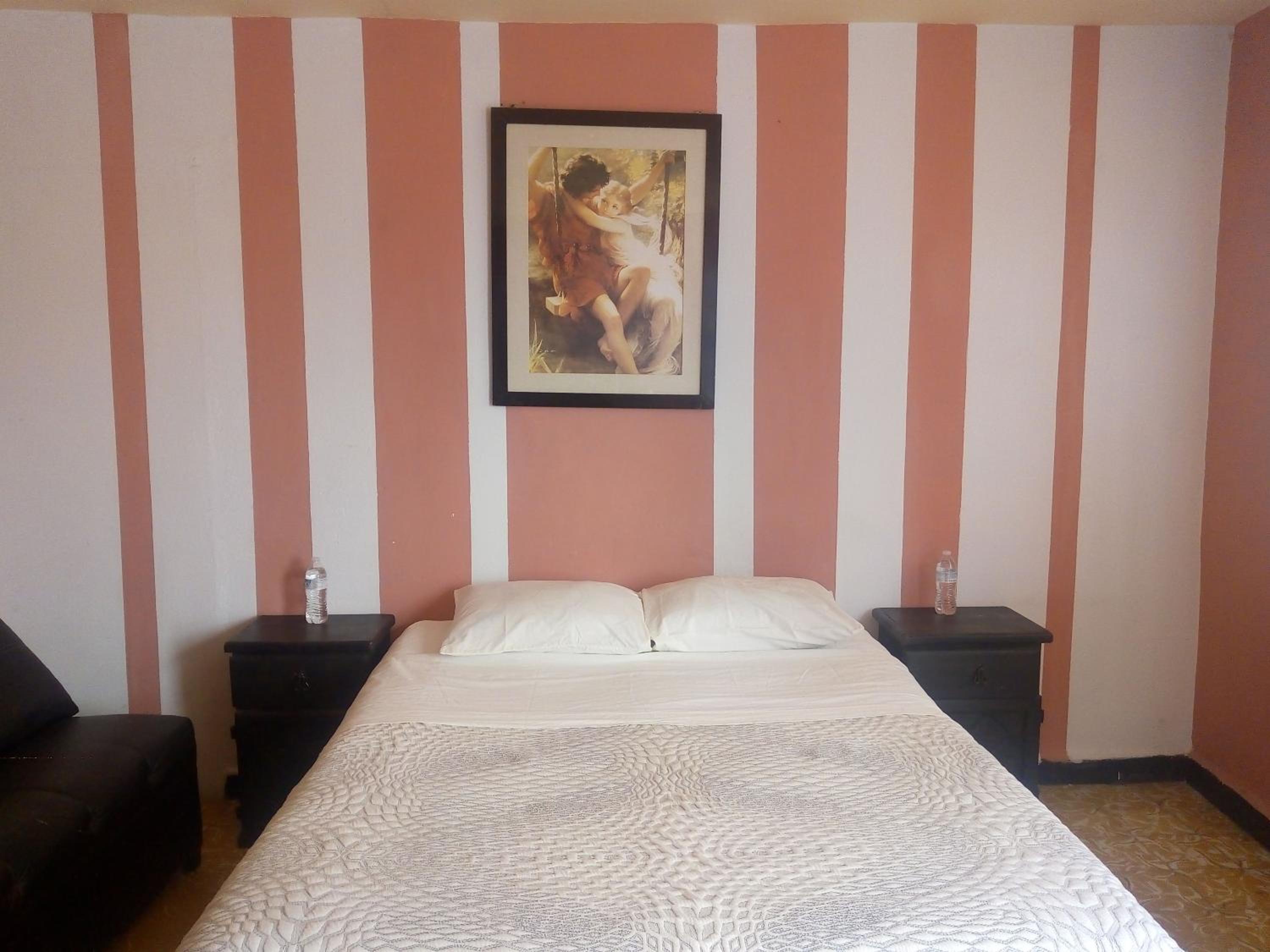Standard Double Room - Photo 13