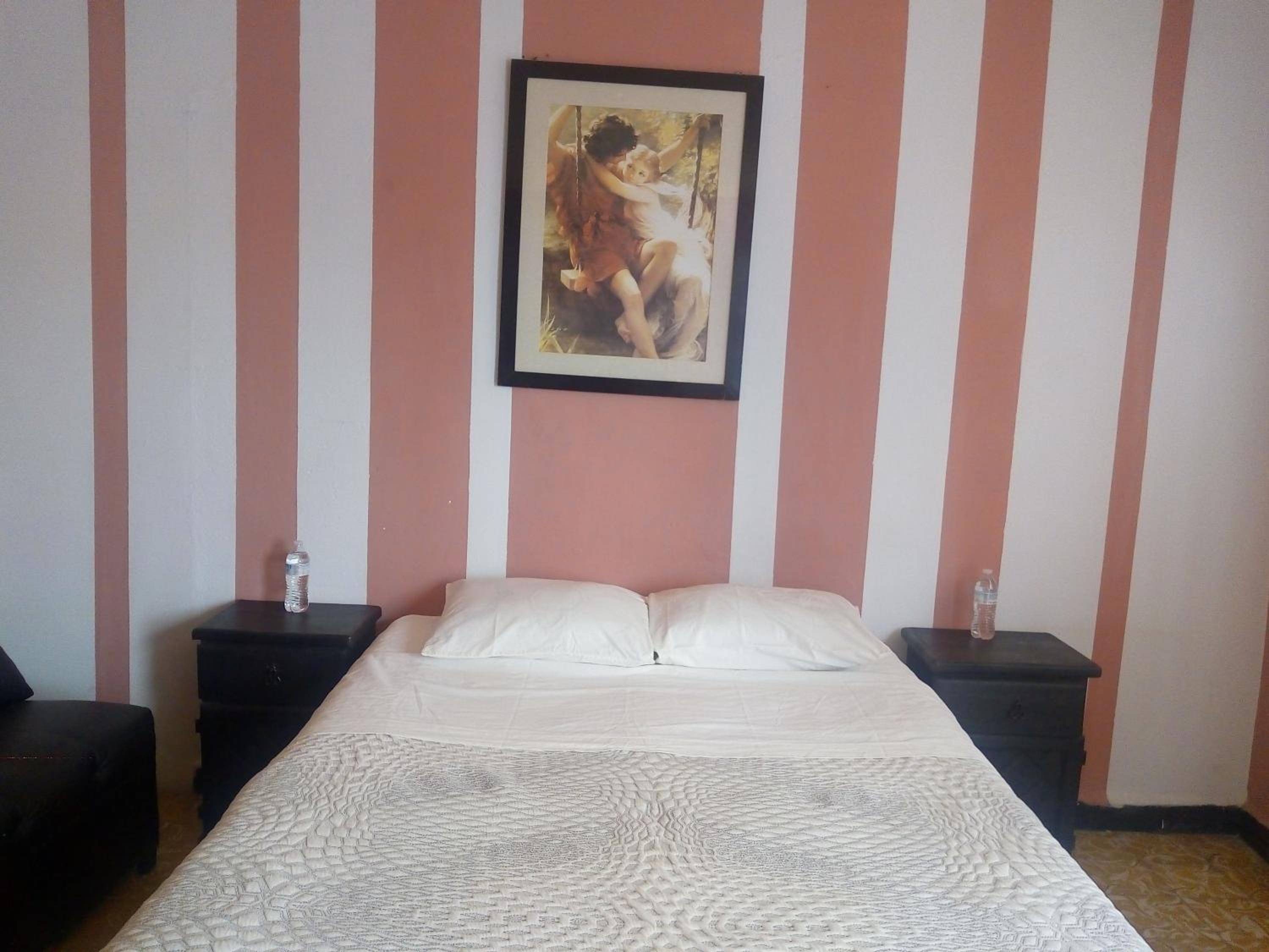 Standard Double Room - Photo 11
