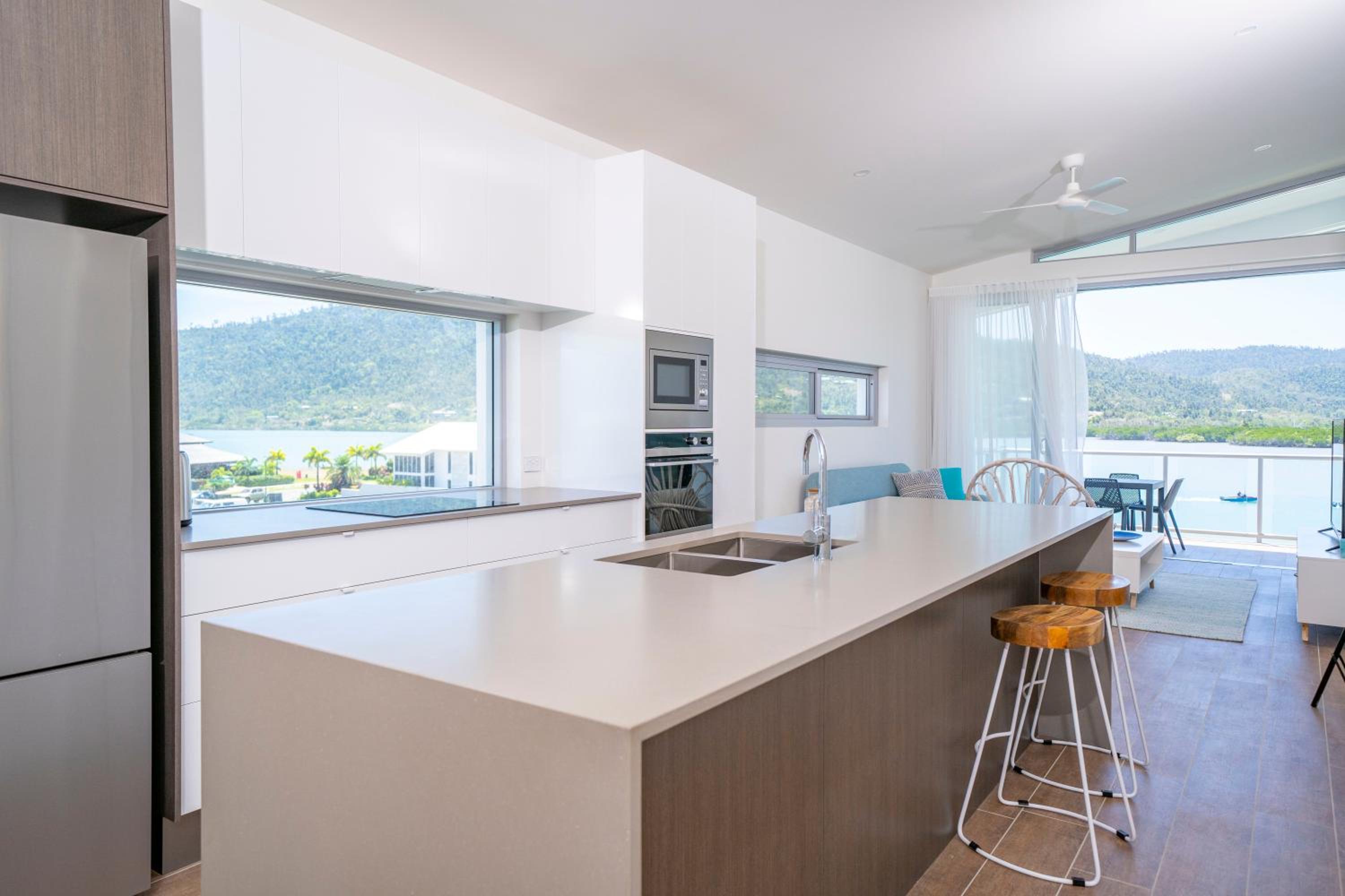 Two-Bedroom Apartment with Harbor View photo 3