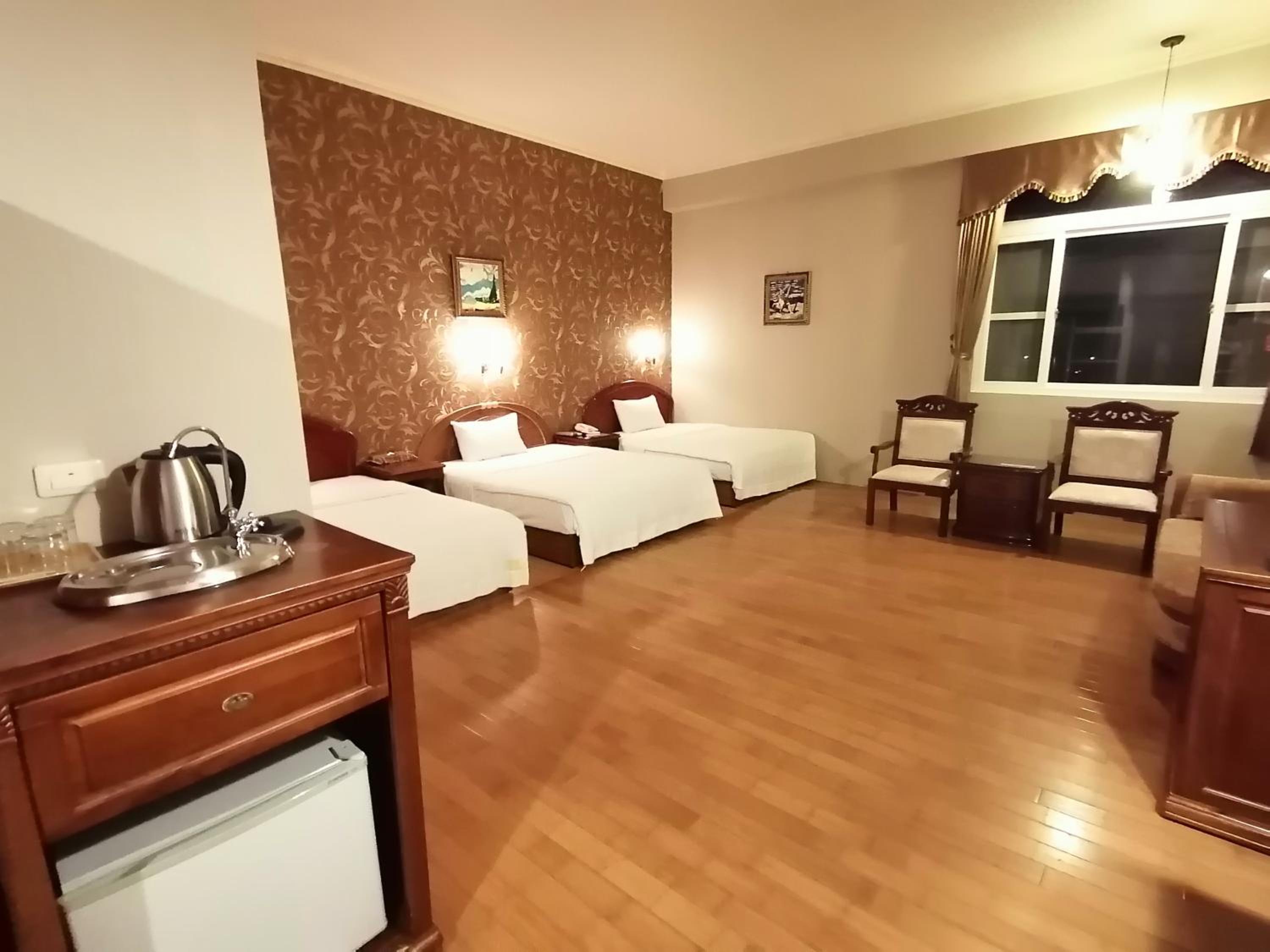 Deluxe Family Suite photo 1