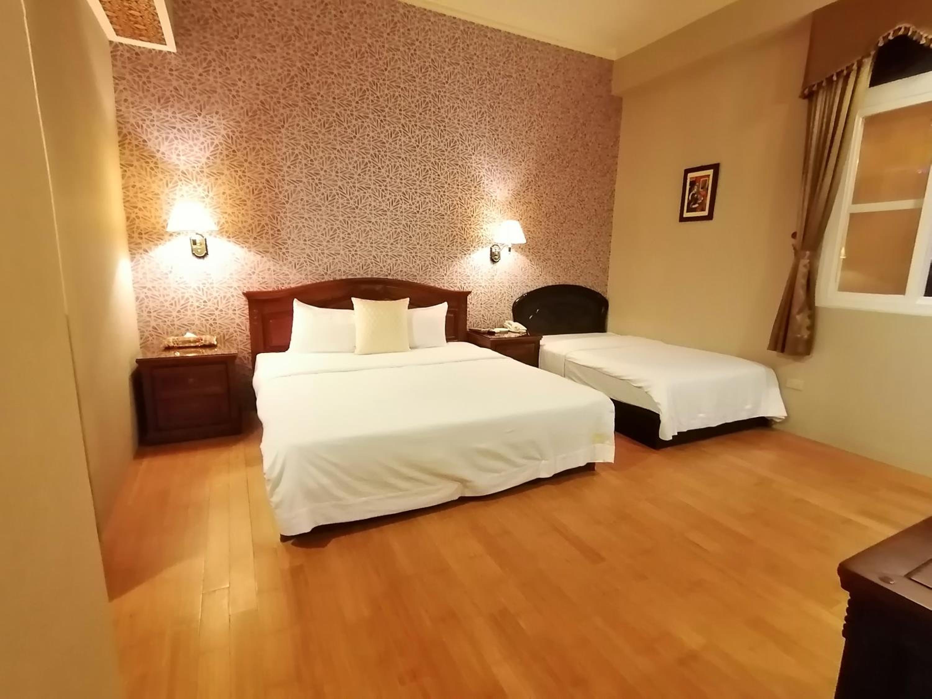 Superior Triple Room photo 3