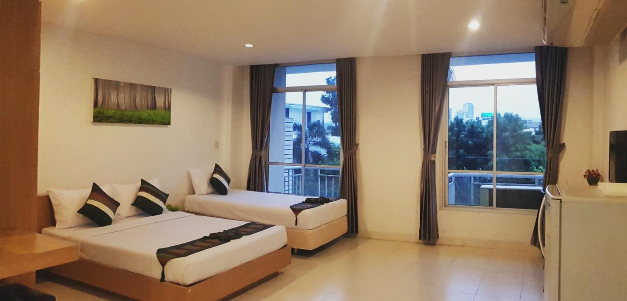 Deluxe Triple Room photo 2
