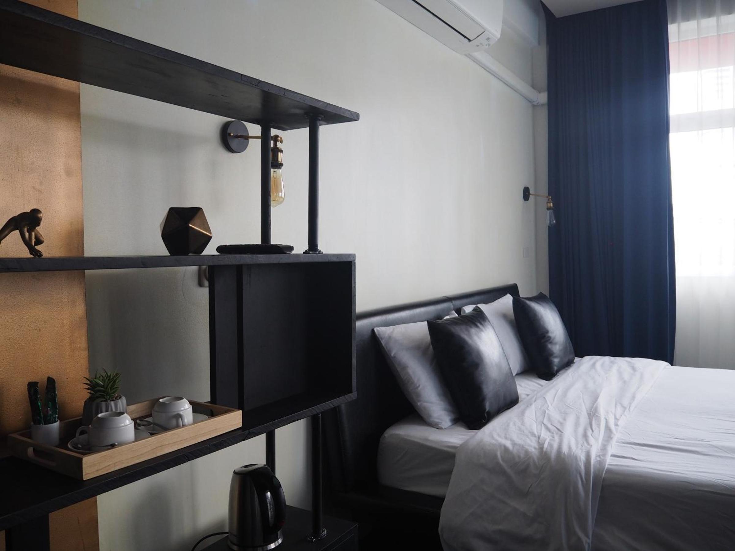 Deluxe King Room photo 1