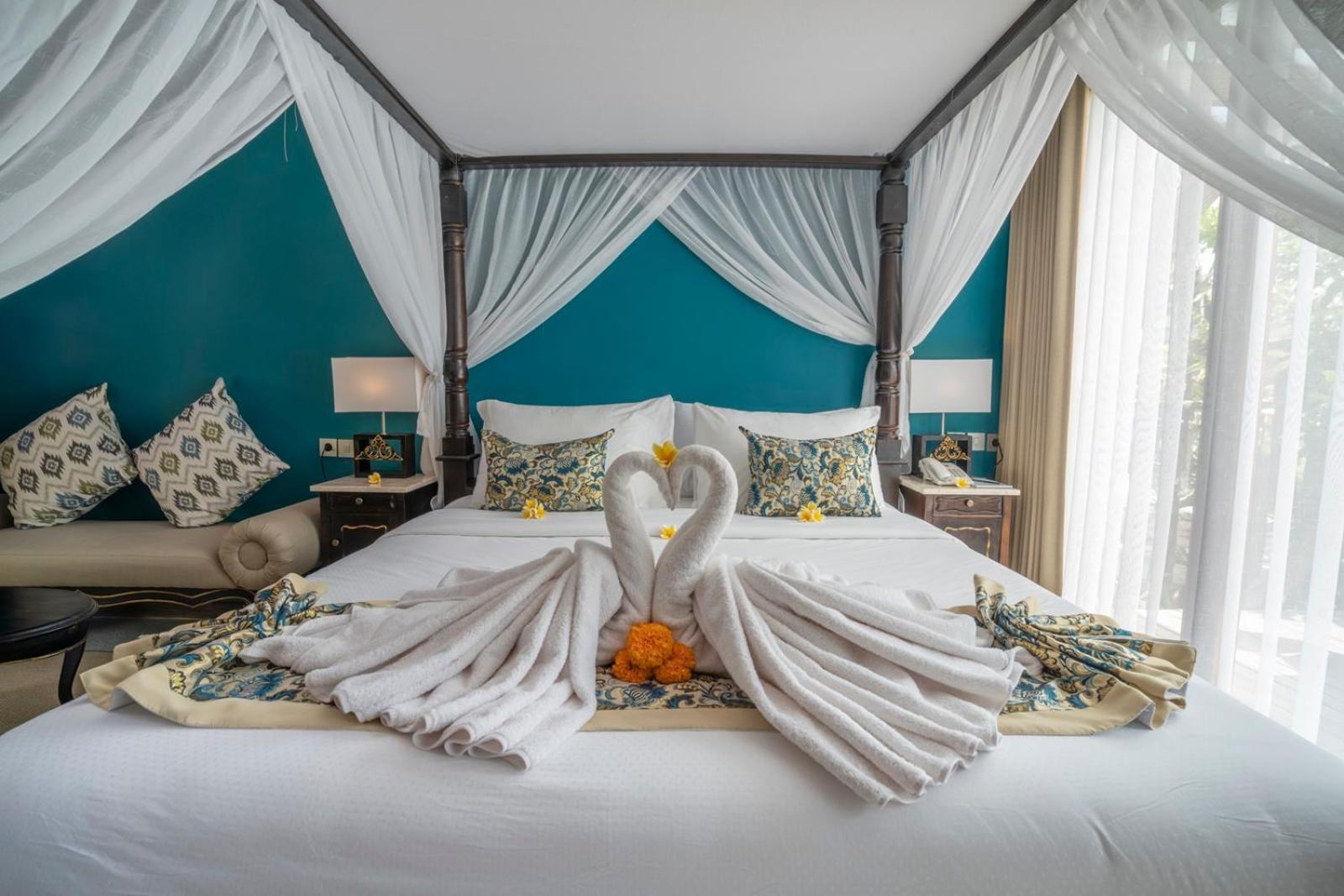 Ethnic One-Bedroom Villa with Balcony