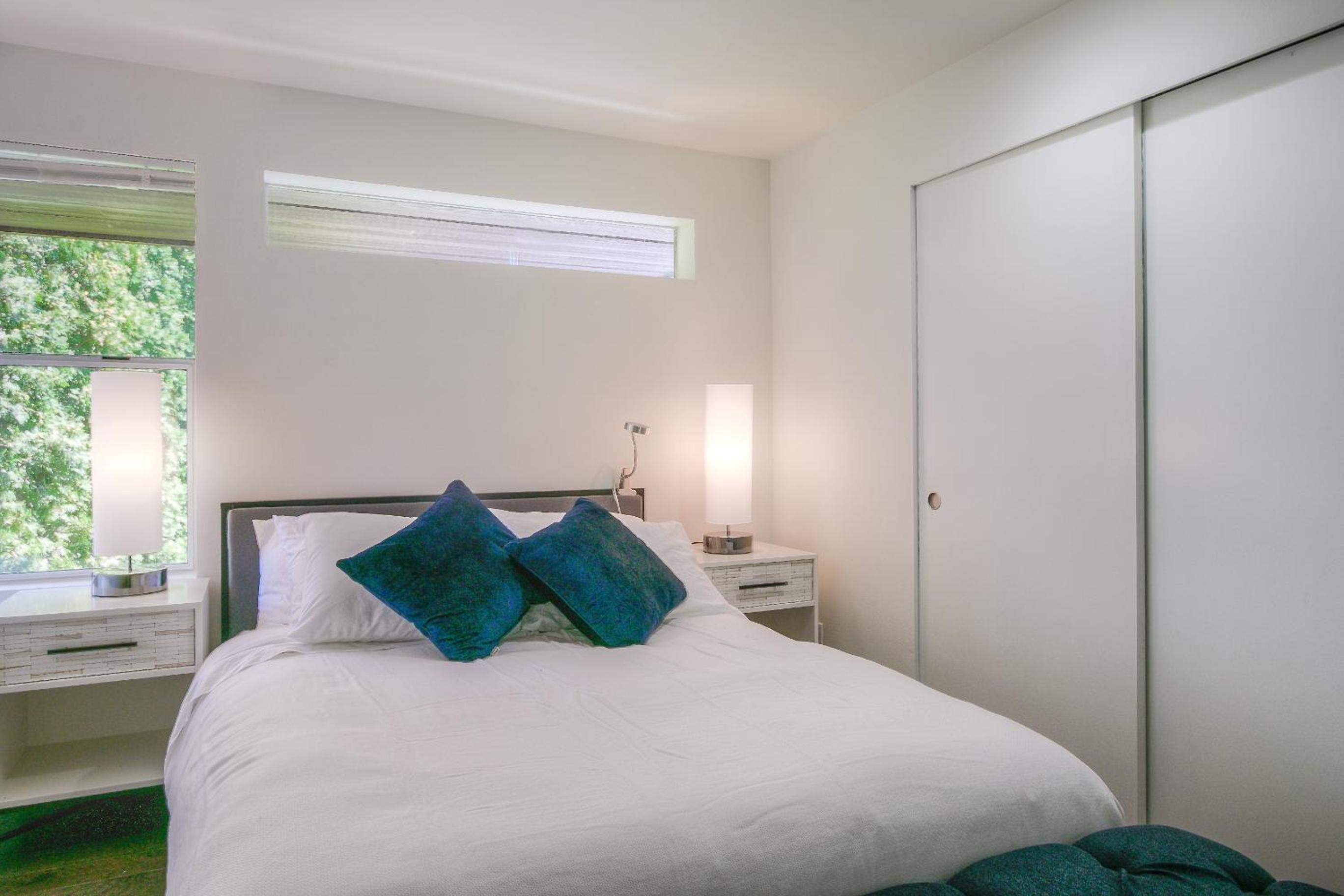 Two-Bedroom Apartment - Photo 20