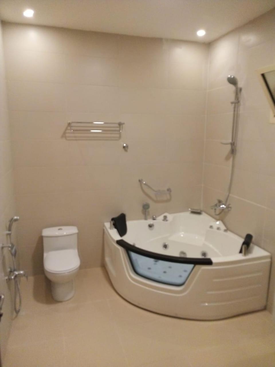 Deluxe Suite with Spa Bath photo 3