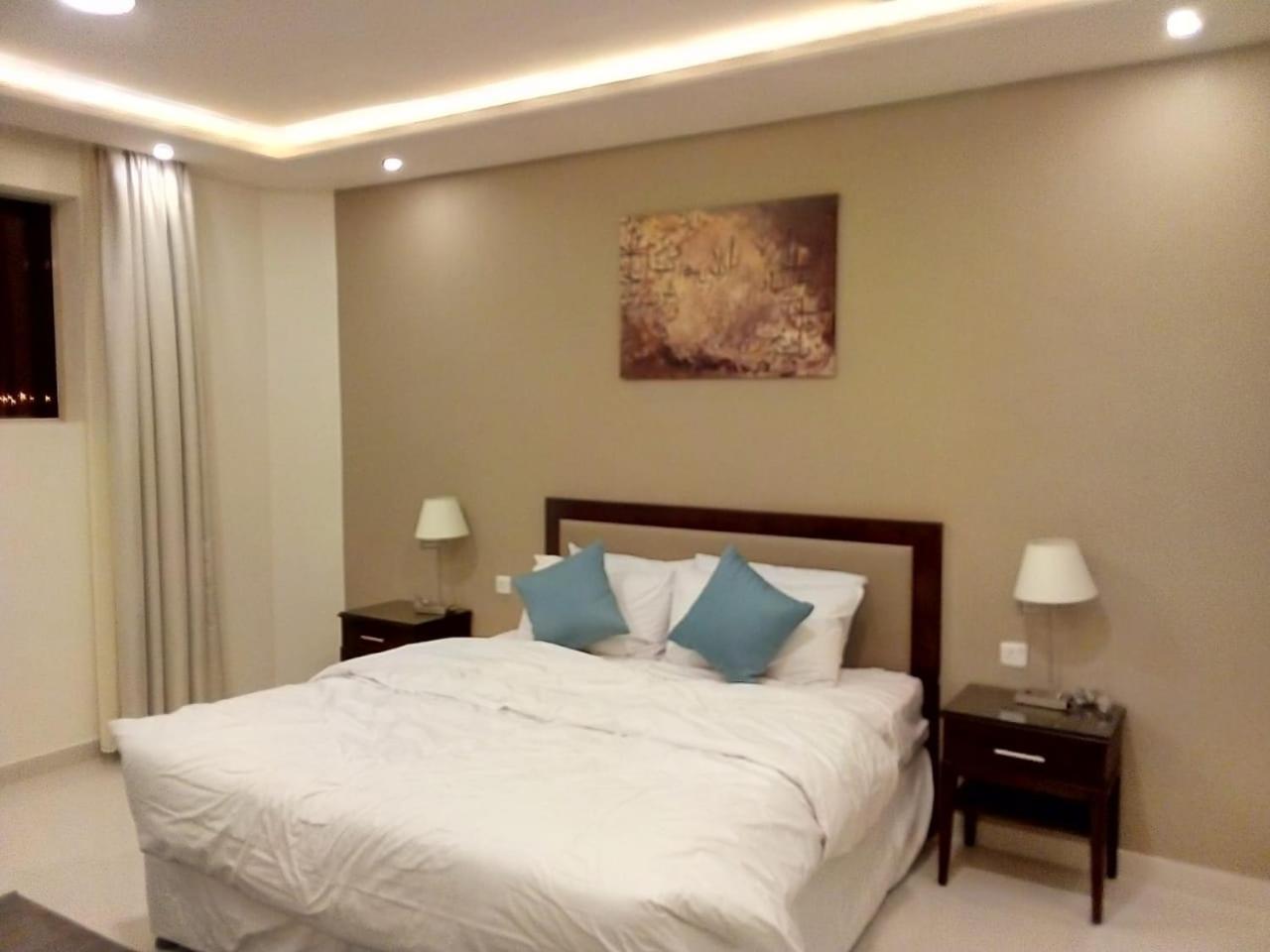 Standard King Room photo 1