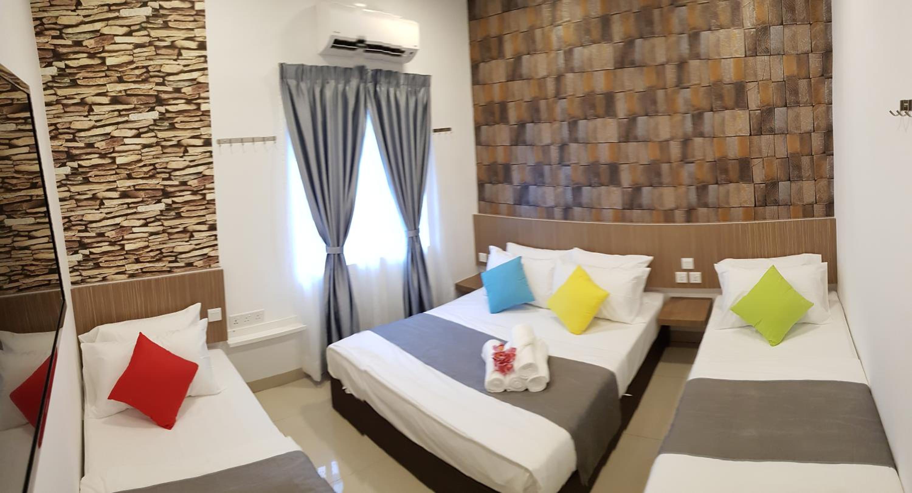 Premium Quadruple Room - Photo 1