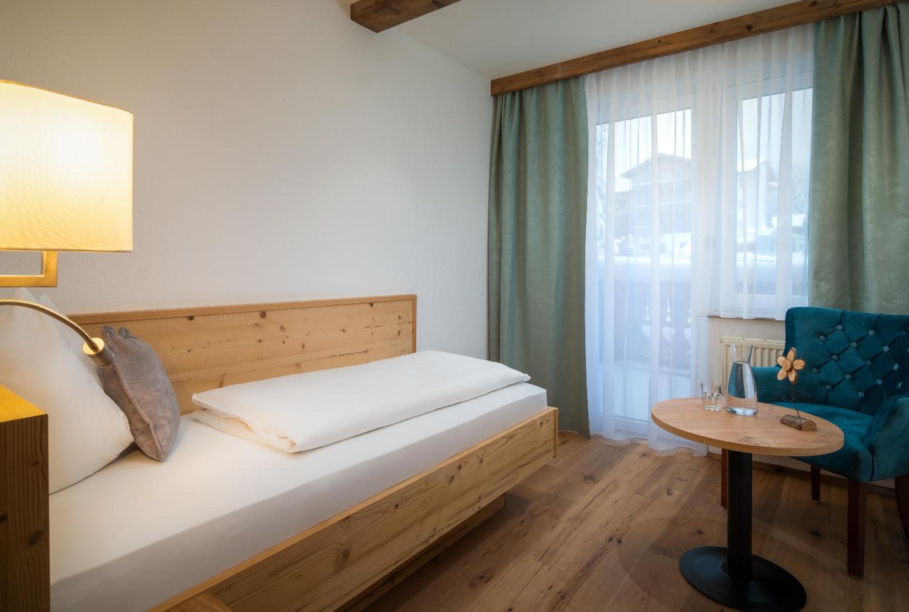 Deluxe Single Room with Balcony photo 1
