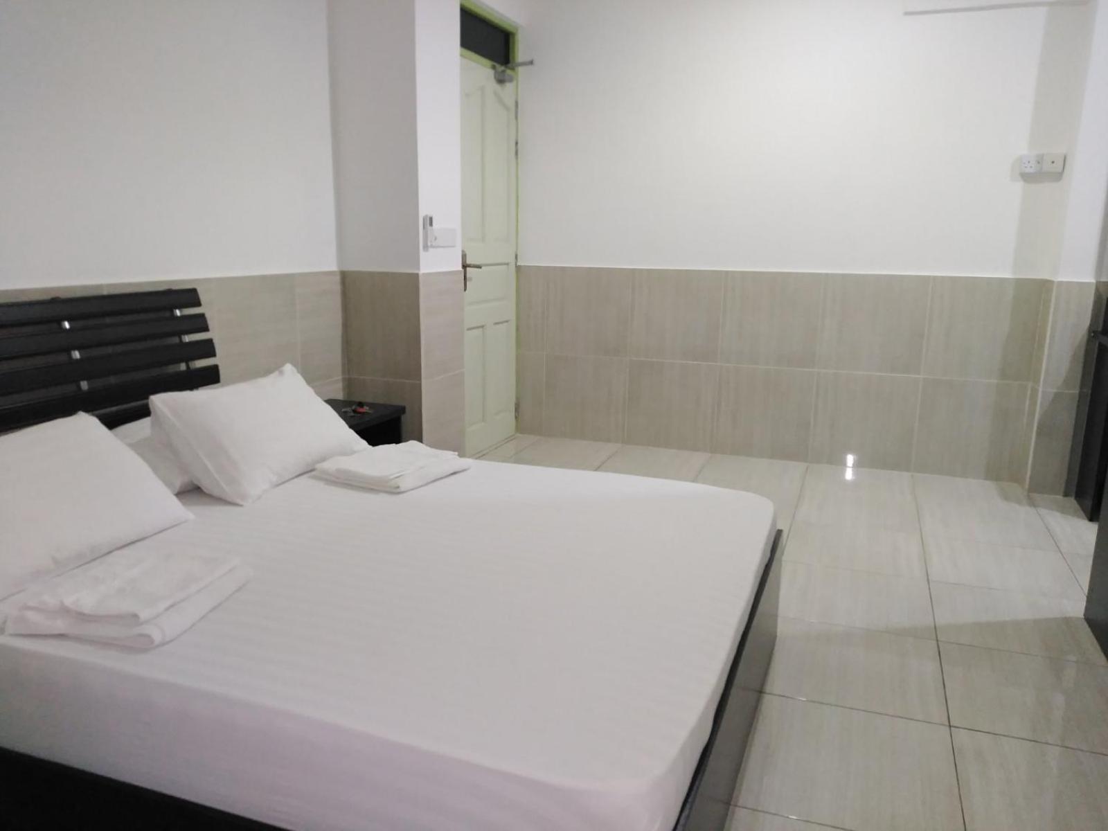Deluxe Double Room (2 Adults + 1 Child) photo 1