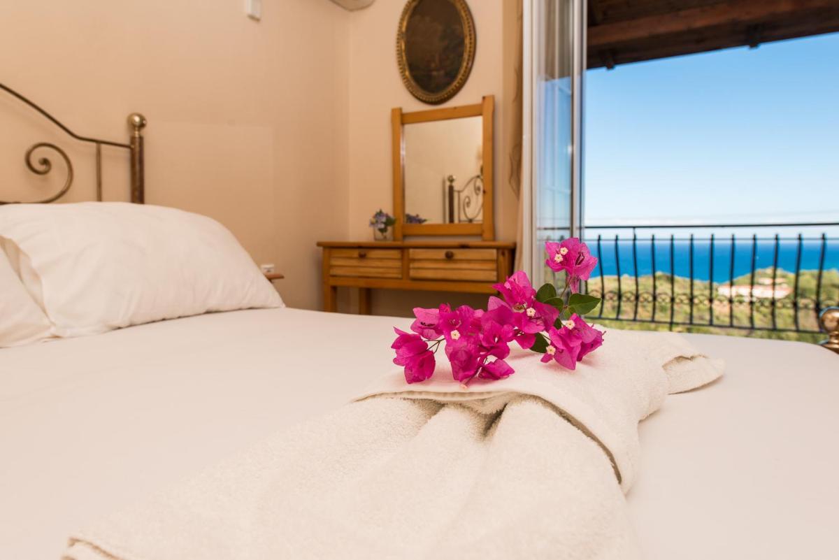 Triple Room with Panoramic Sea View photo 2