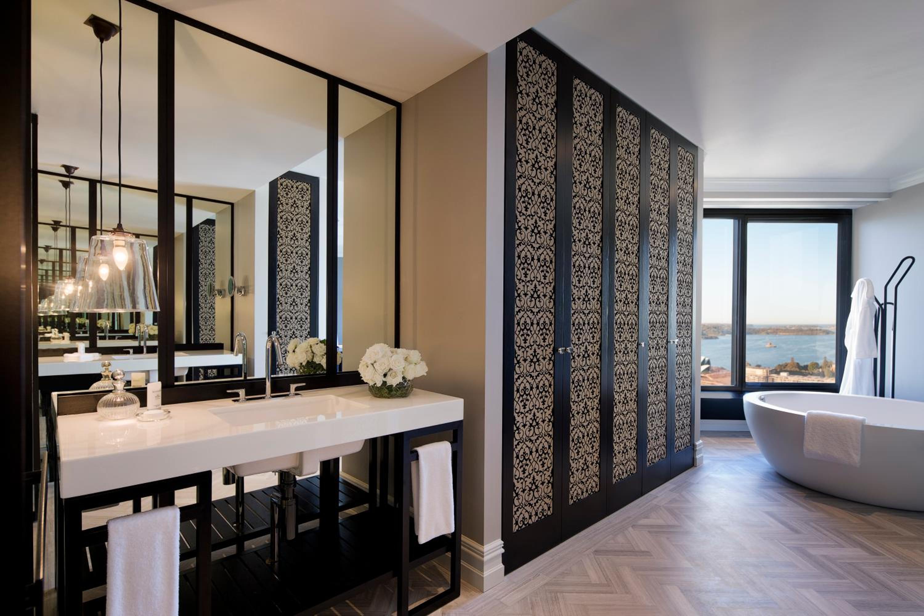 One-Bedroom City Royal Club Suite