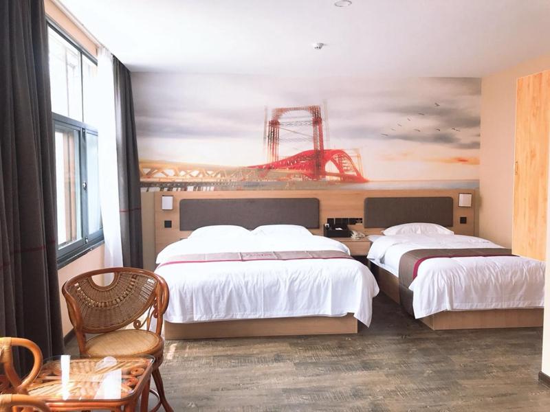 Standard Twin Room - Photo 1