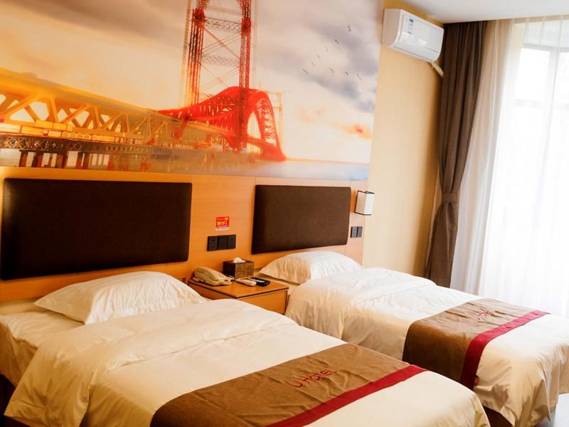 Standard Twin Room photo 2