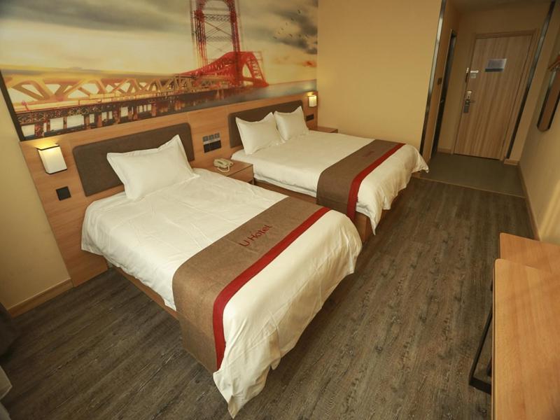Deluxe Twin Room photo 3