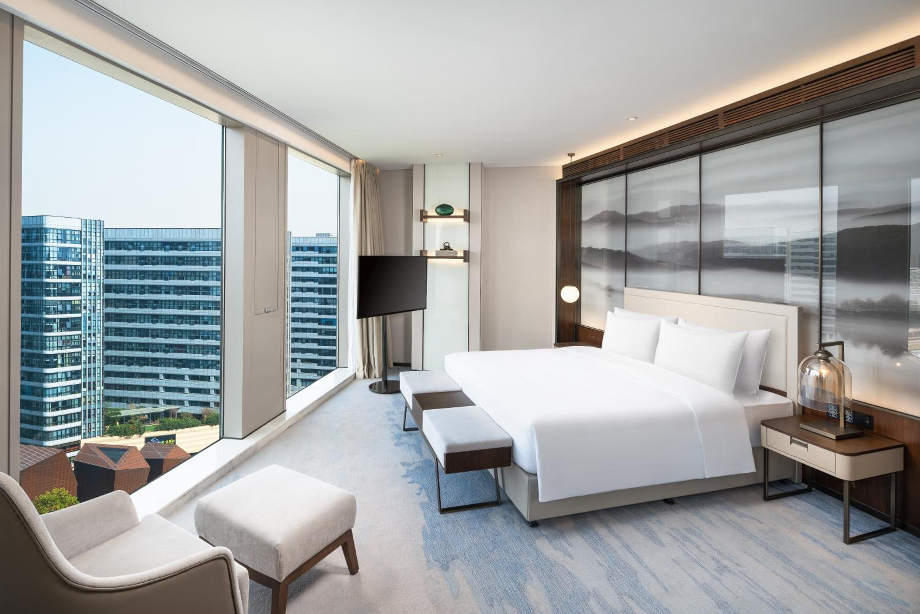 Deluxe Suite - Photo 1