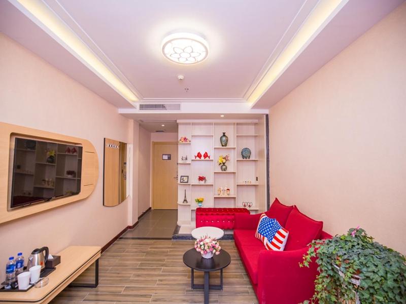 Family Room photo 1