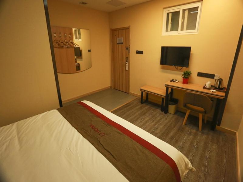 Deluxe Double Room photo 2