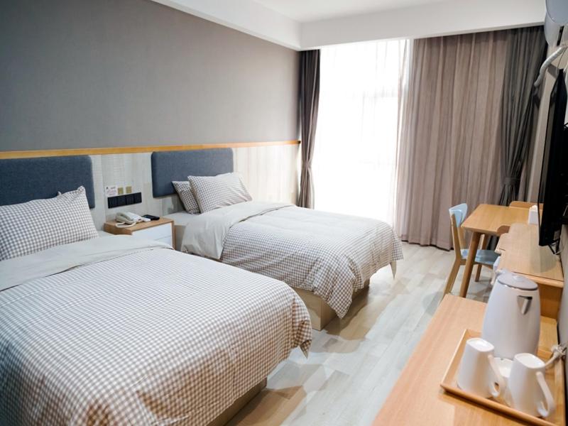 Standard Twin Room photo 2