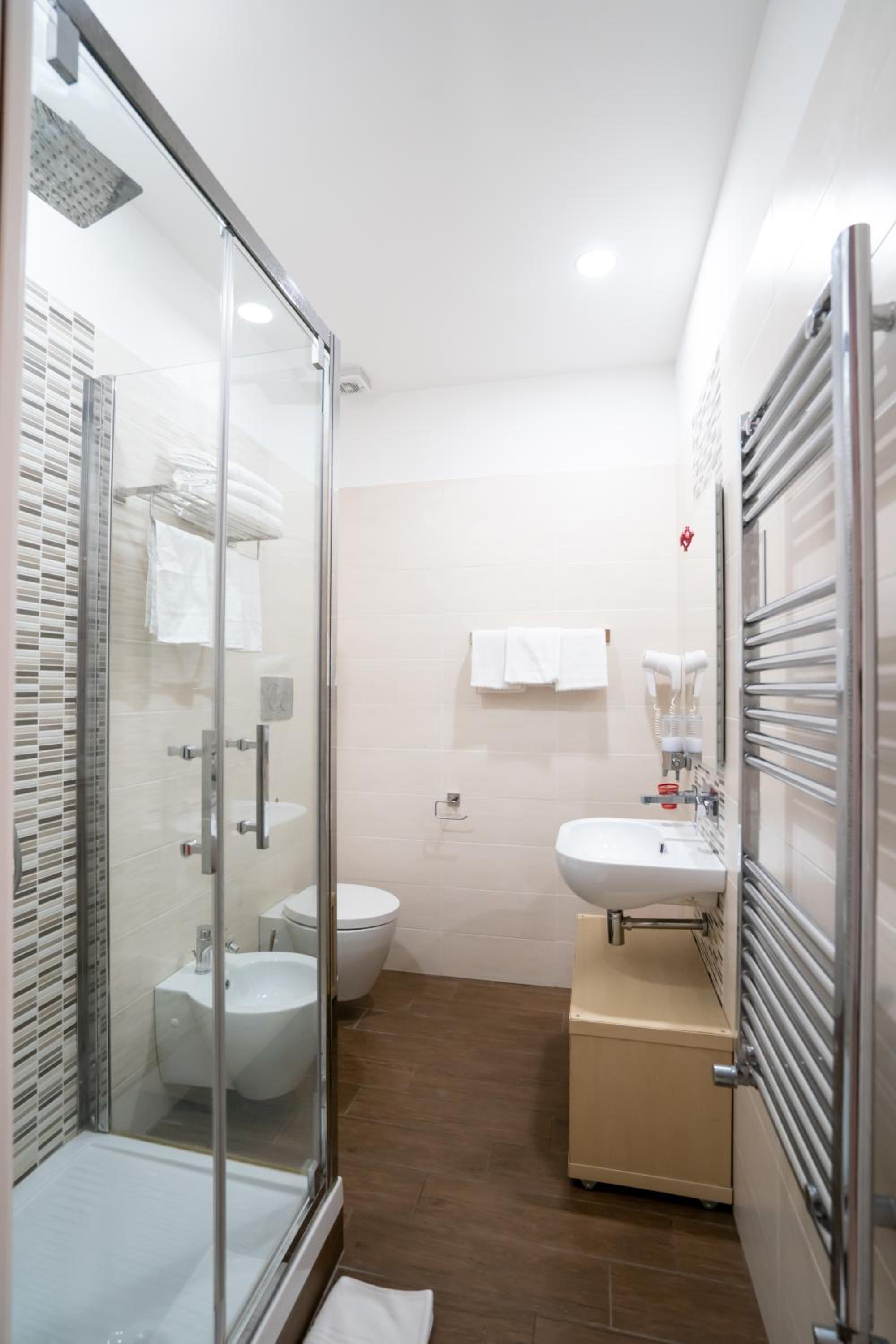 Deluxe Triple Room photo 3