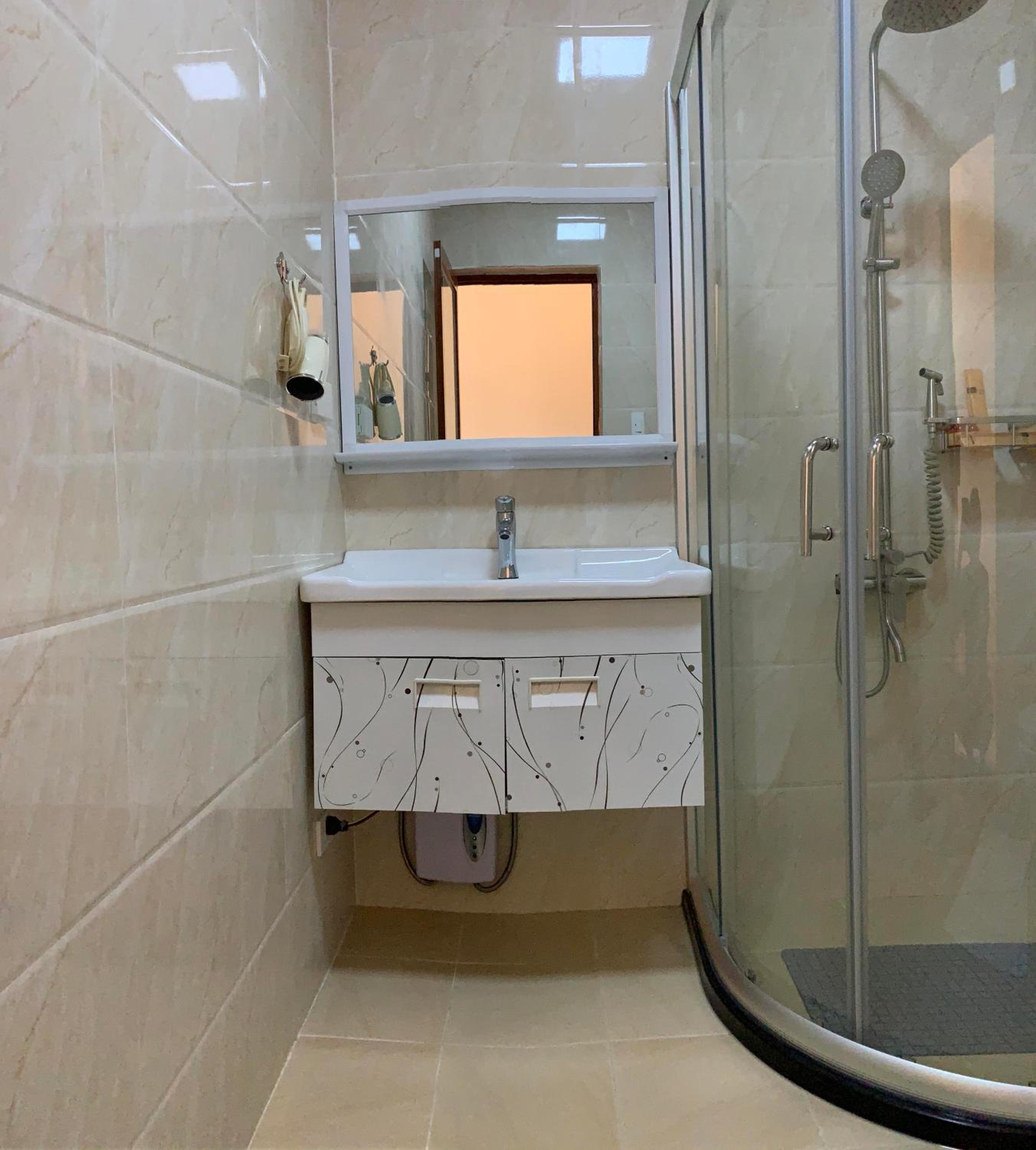 Deluxe Double or Twin Room with Pool Access - Photo 15