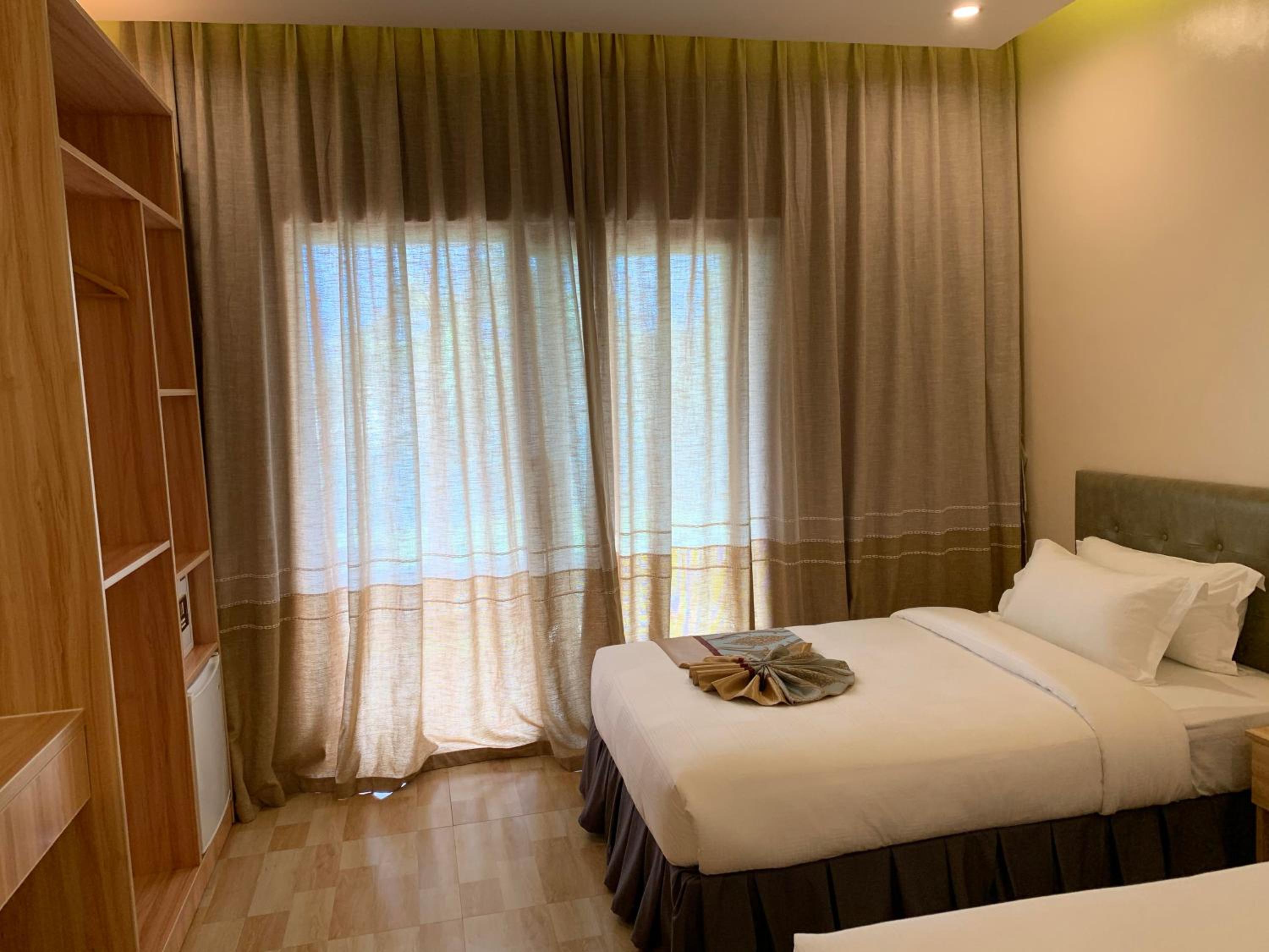 Deluxe Double or Twin Room with Pool Access - Photo 6