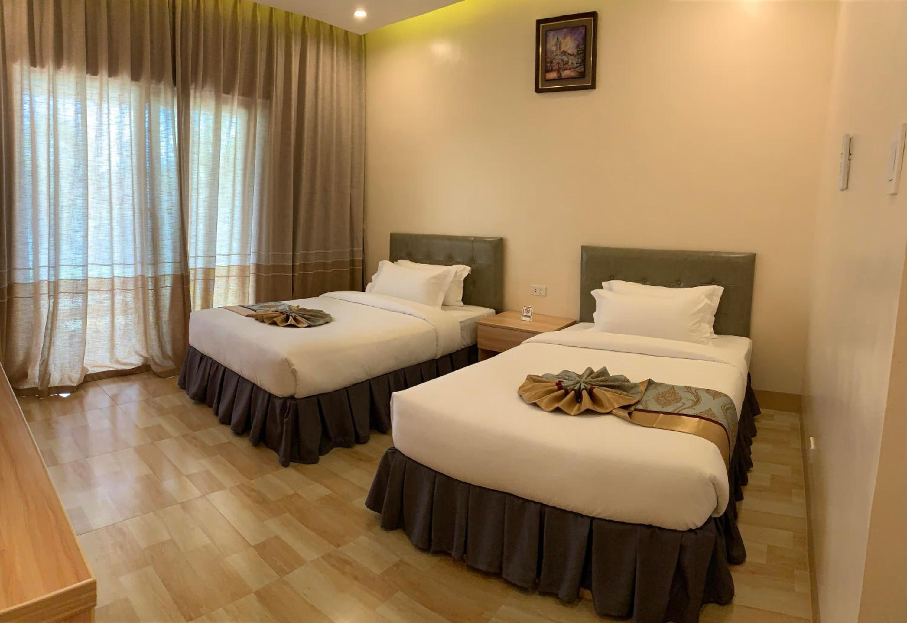 Deluxe Double or Twin Room with Pool Access - Photo 7
