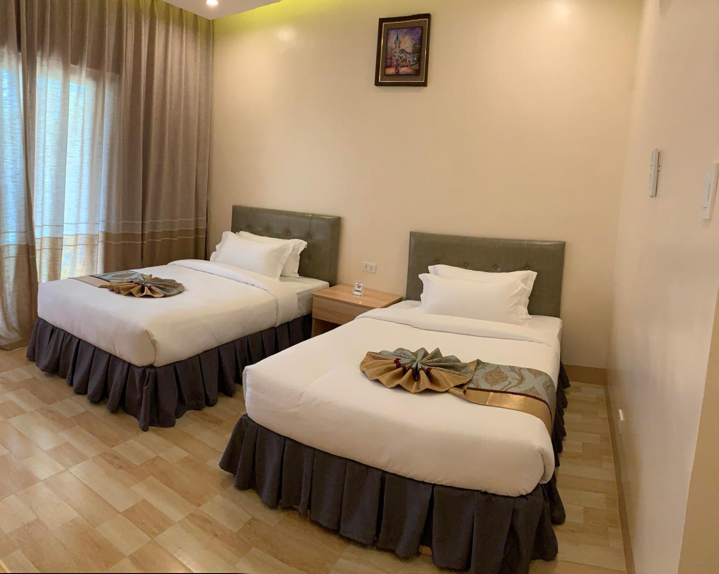 Deluxe Double or Twin Room with Pool Access - Photo 3
